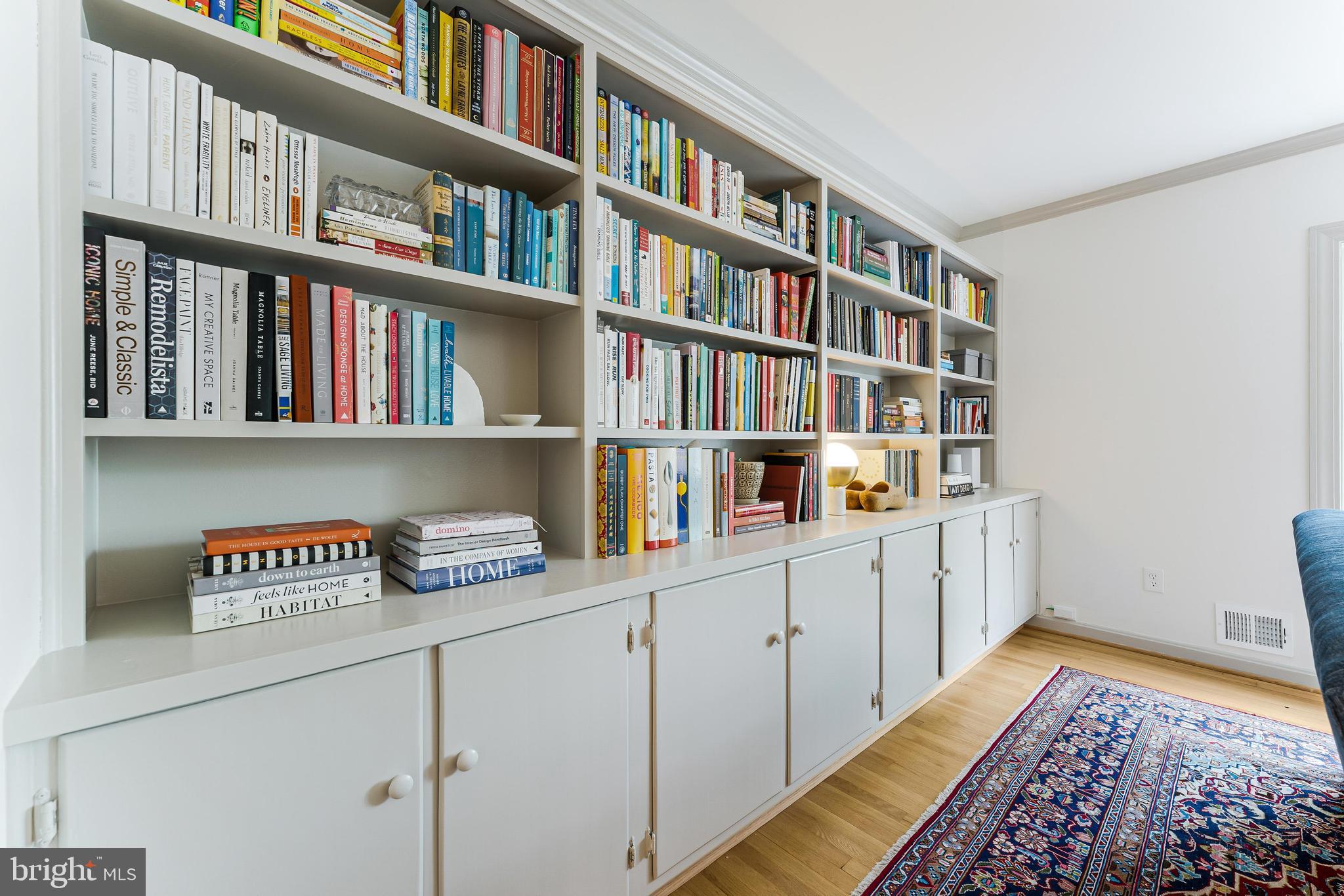 KINGS MANOR - Residential