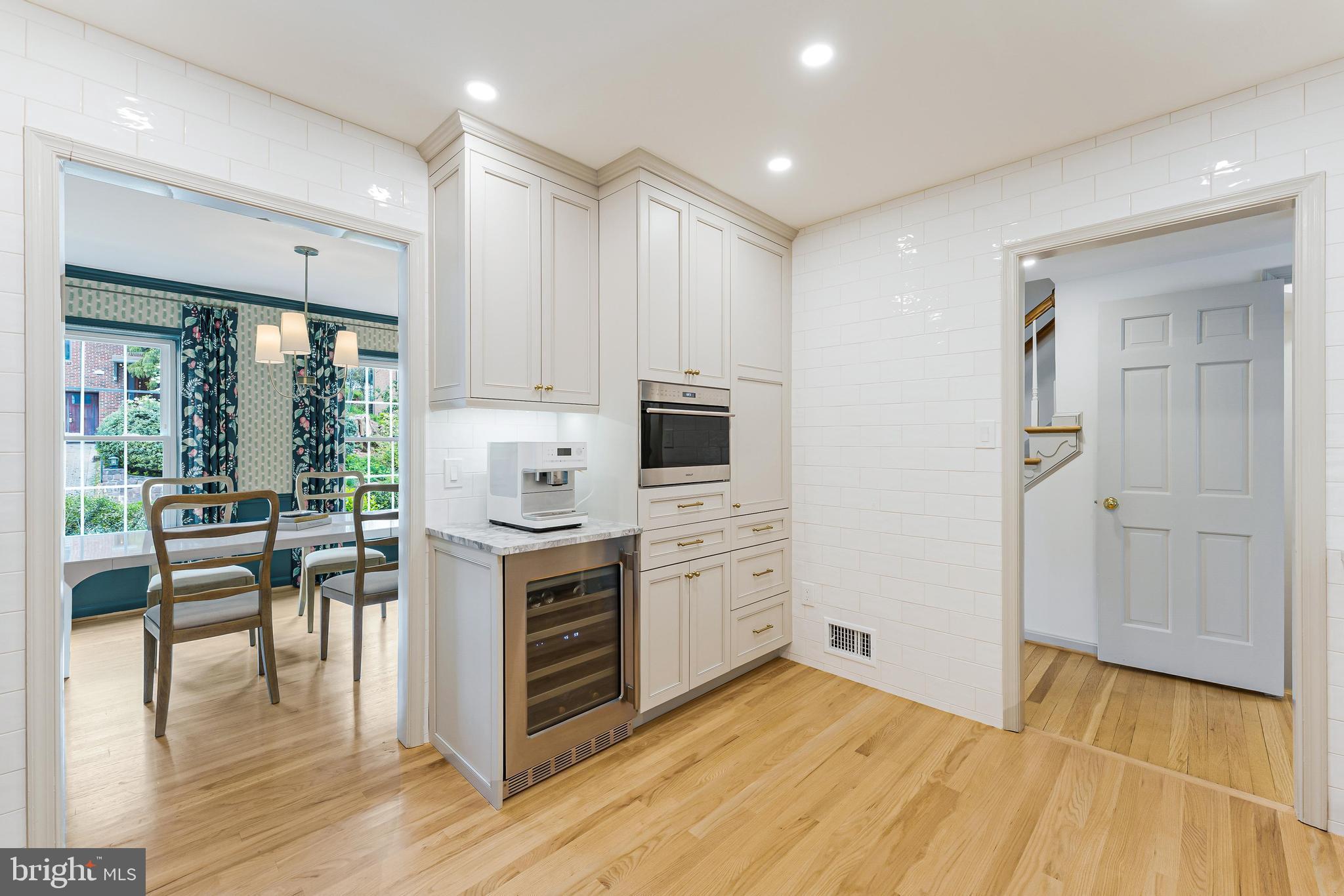 KINGS MANOR - Residential