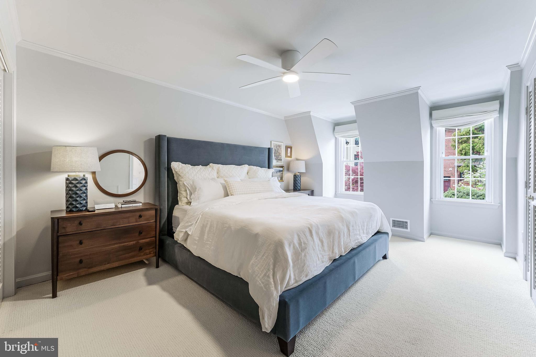 KINGS MANOR - Residential