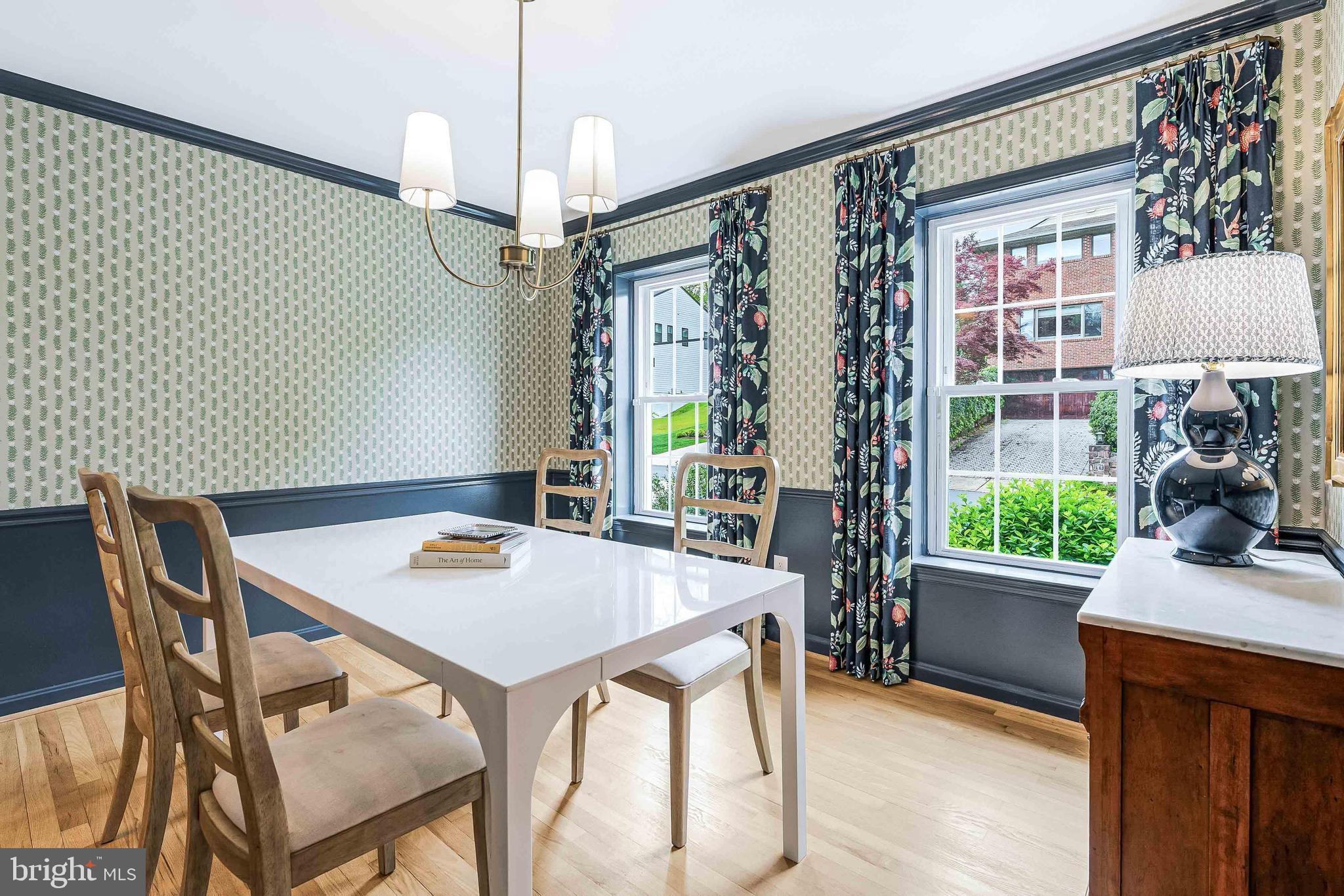 KINGS MANOR - Residential