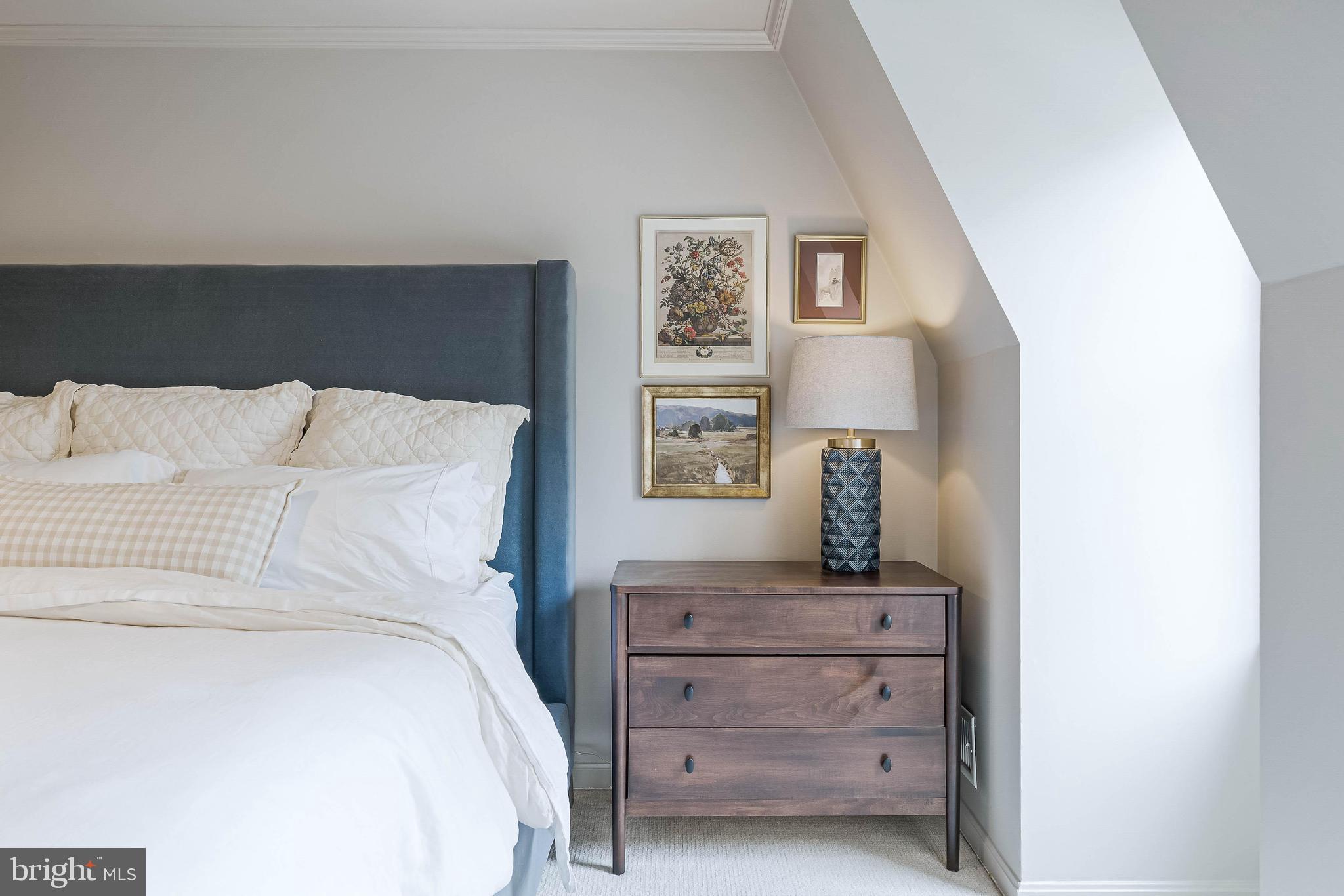 KINGS MANOR - Residential