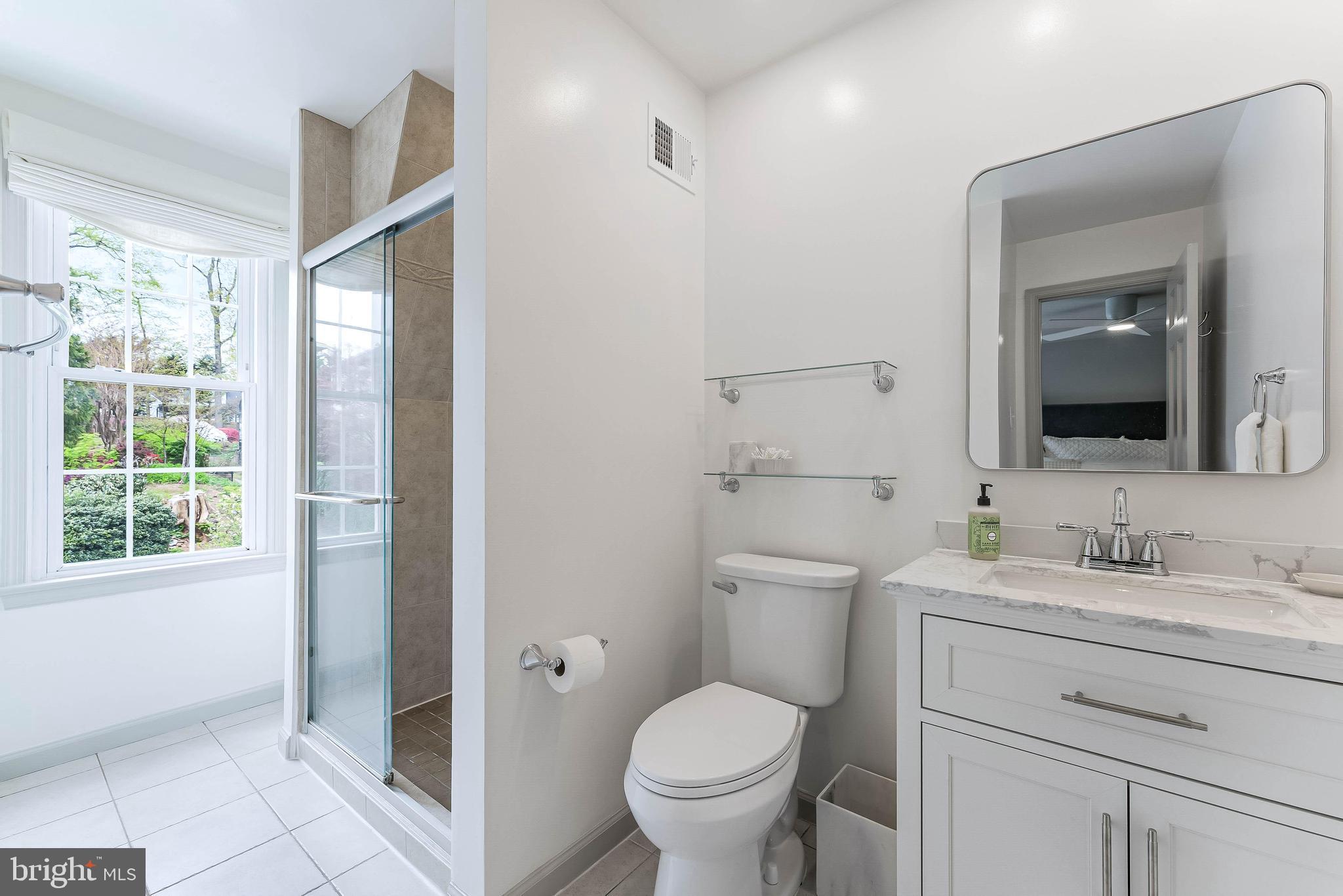 KINGS MANOR - Residential