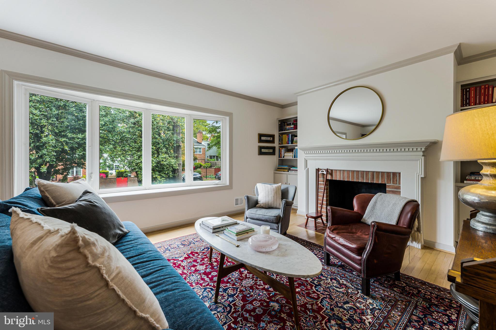 KINGS MANOR - Residential