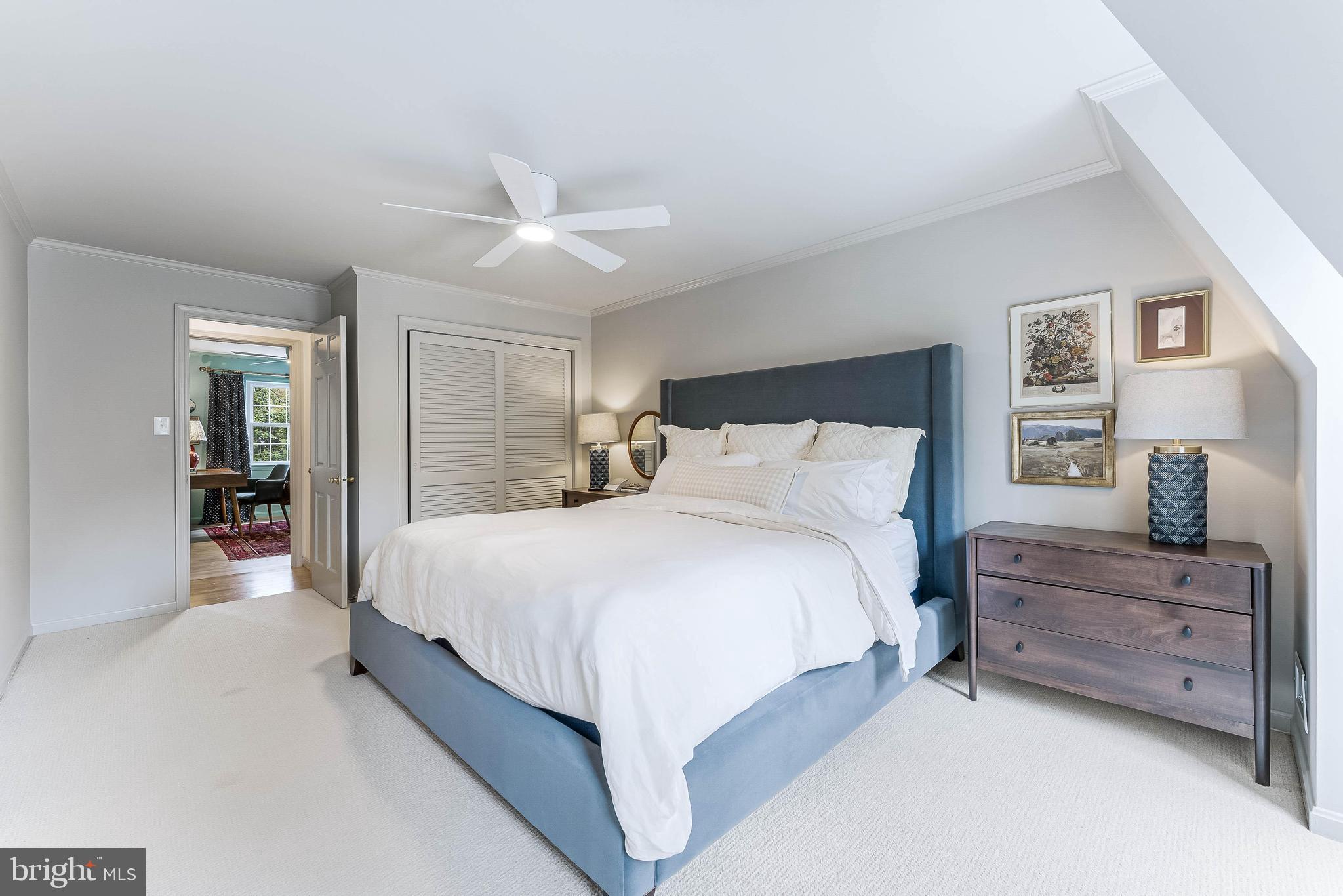 KINGS MANOR - Residential