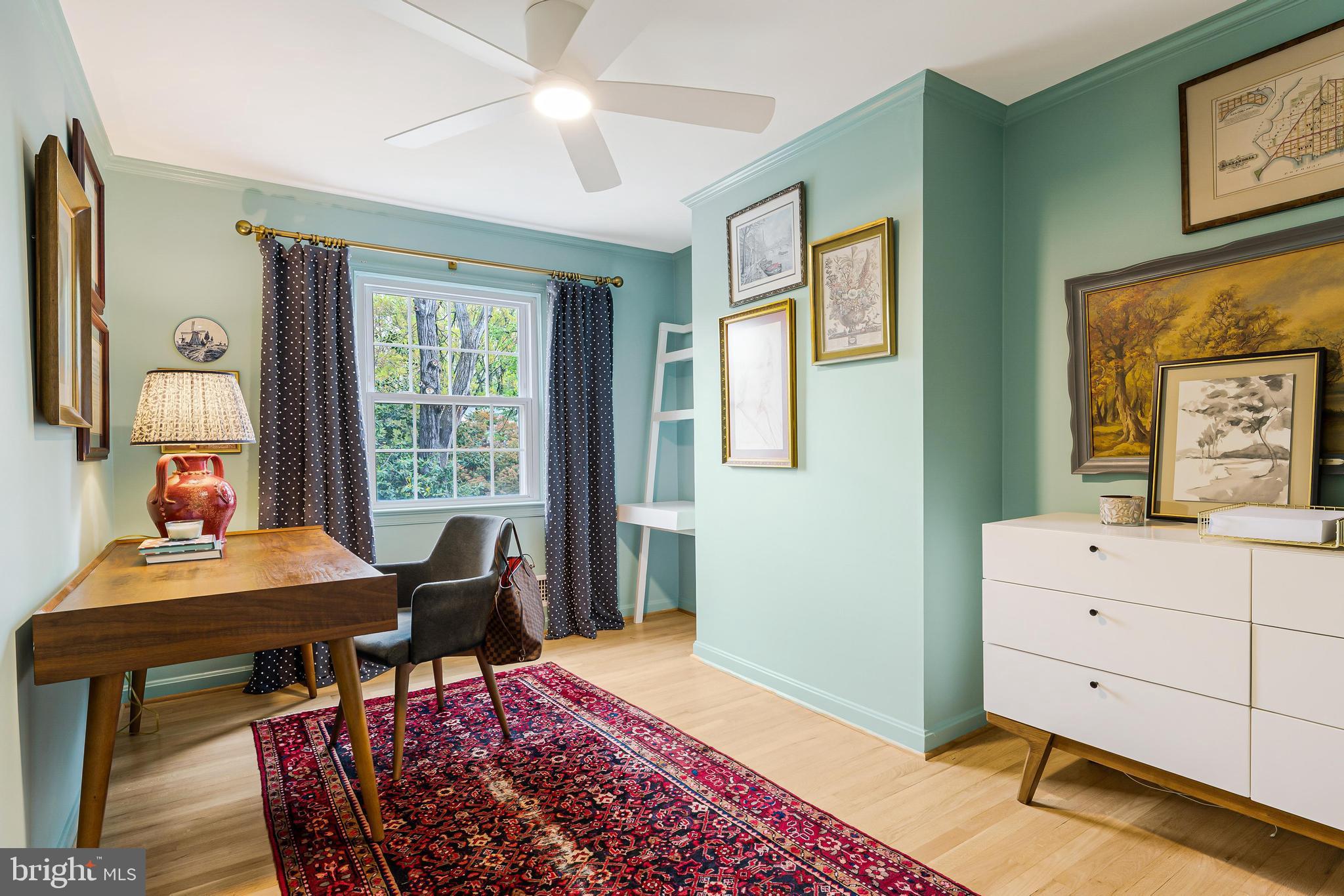 KINGS MANOR - Residential