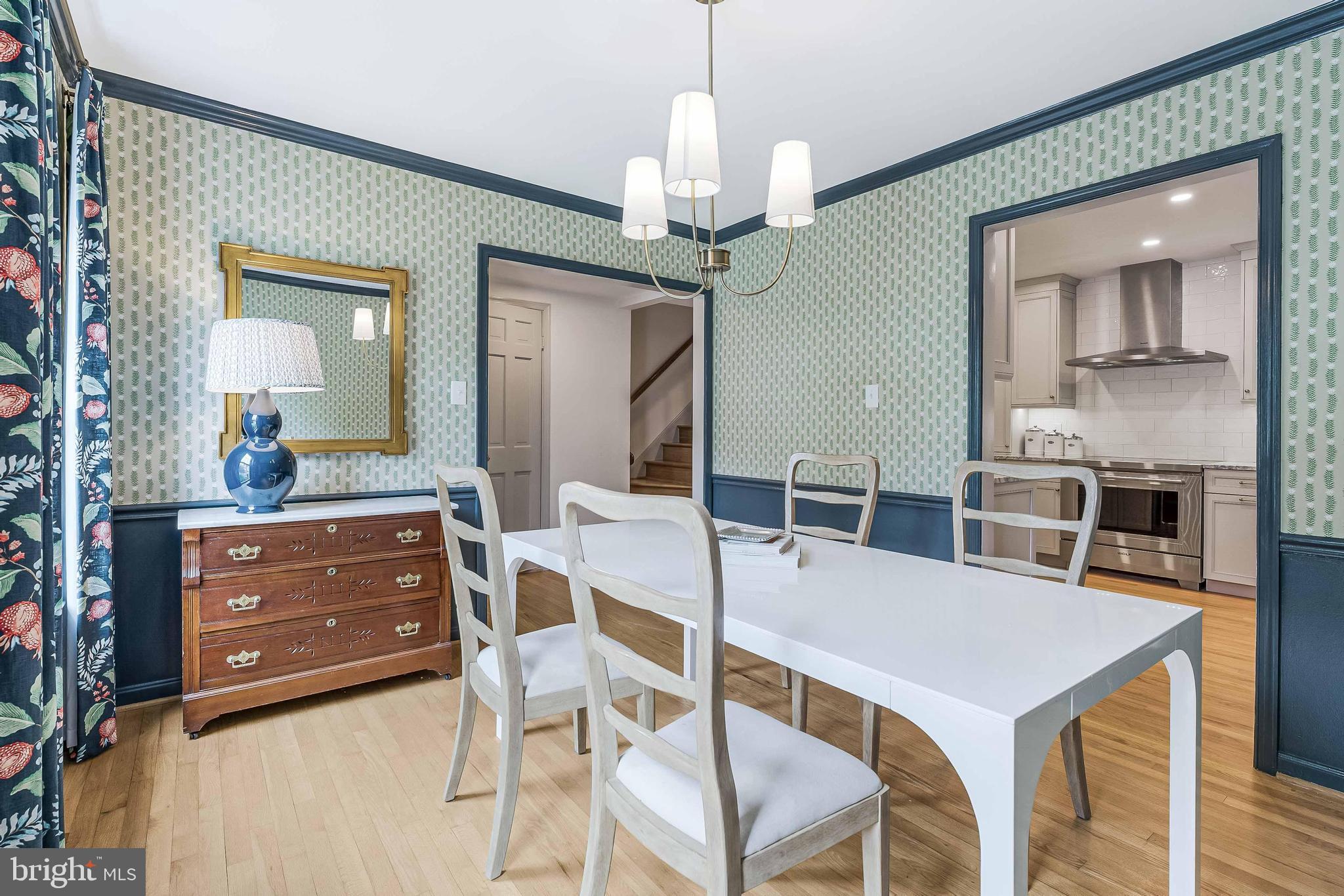 KINGS MANOR - Residential