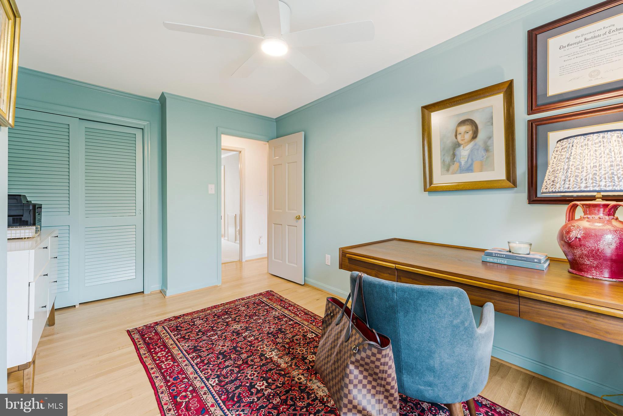 KINGS MANOR - Residential