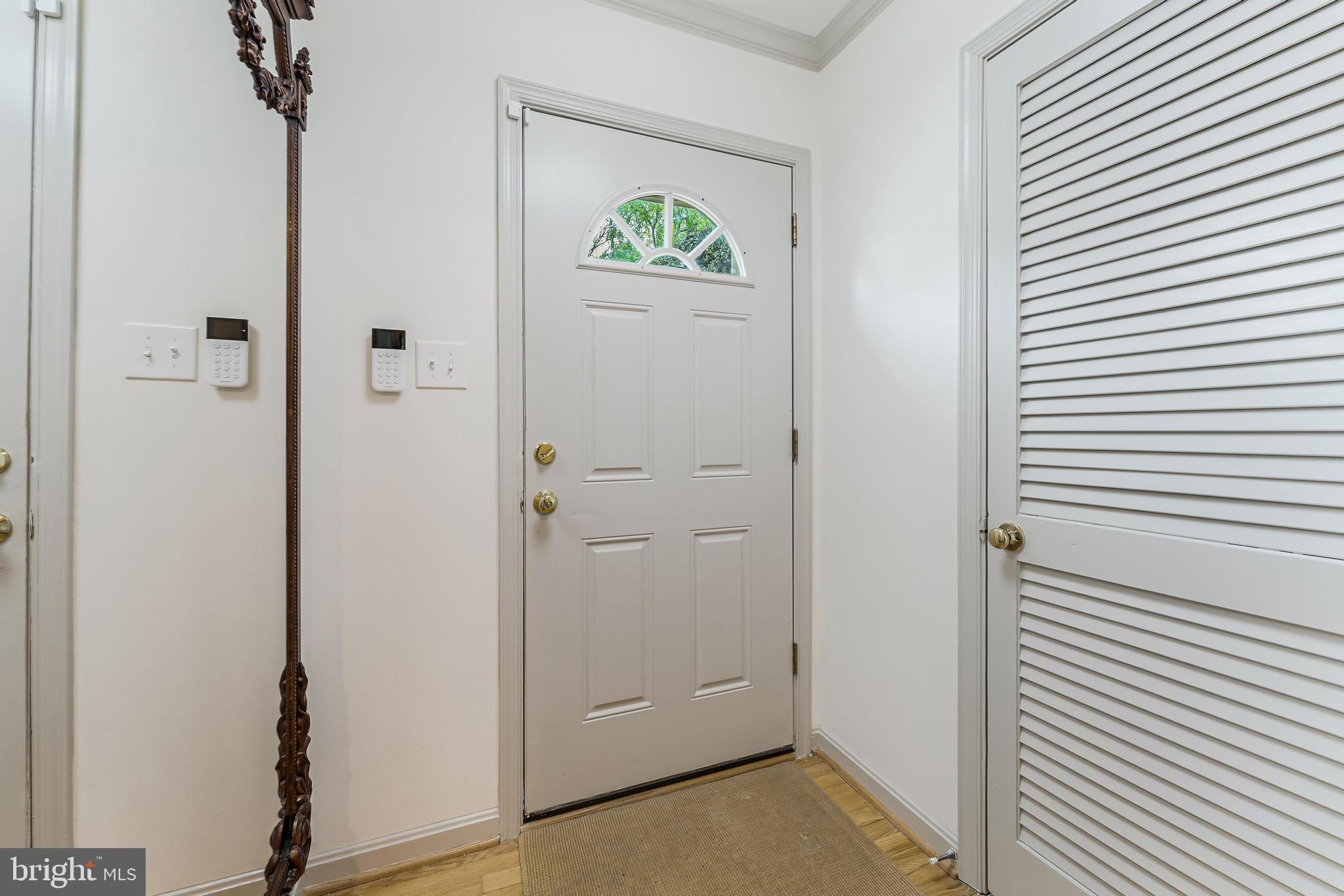 KINGS MANOR - Residential