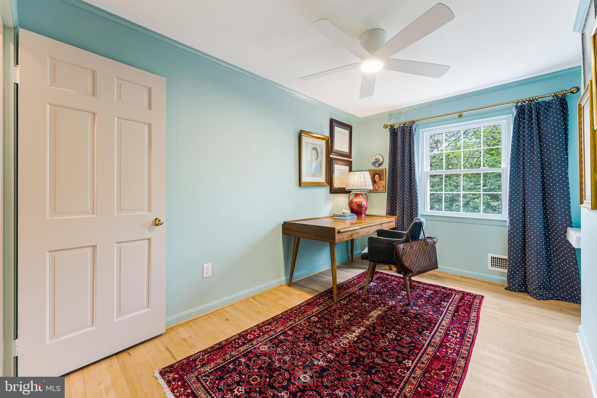 KINGS MANOR - Residential