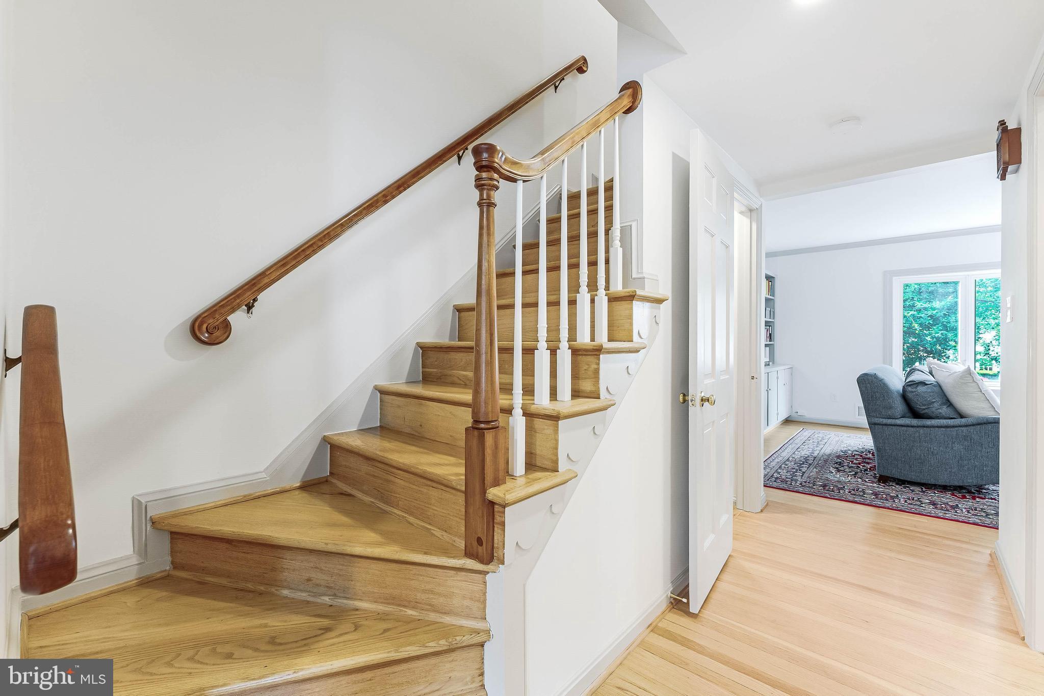 KINGS MANOR - Residential