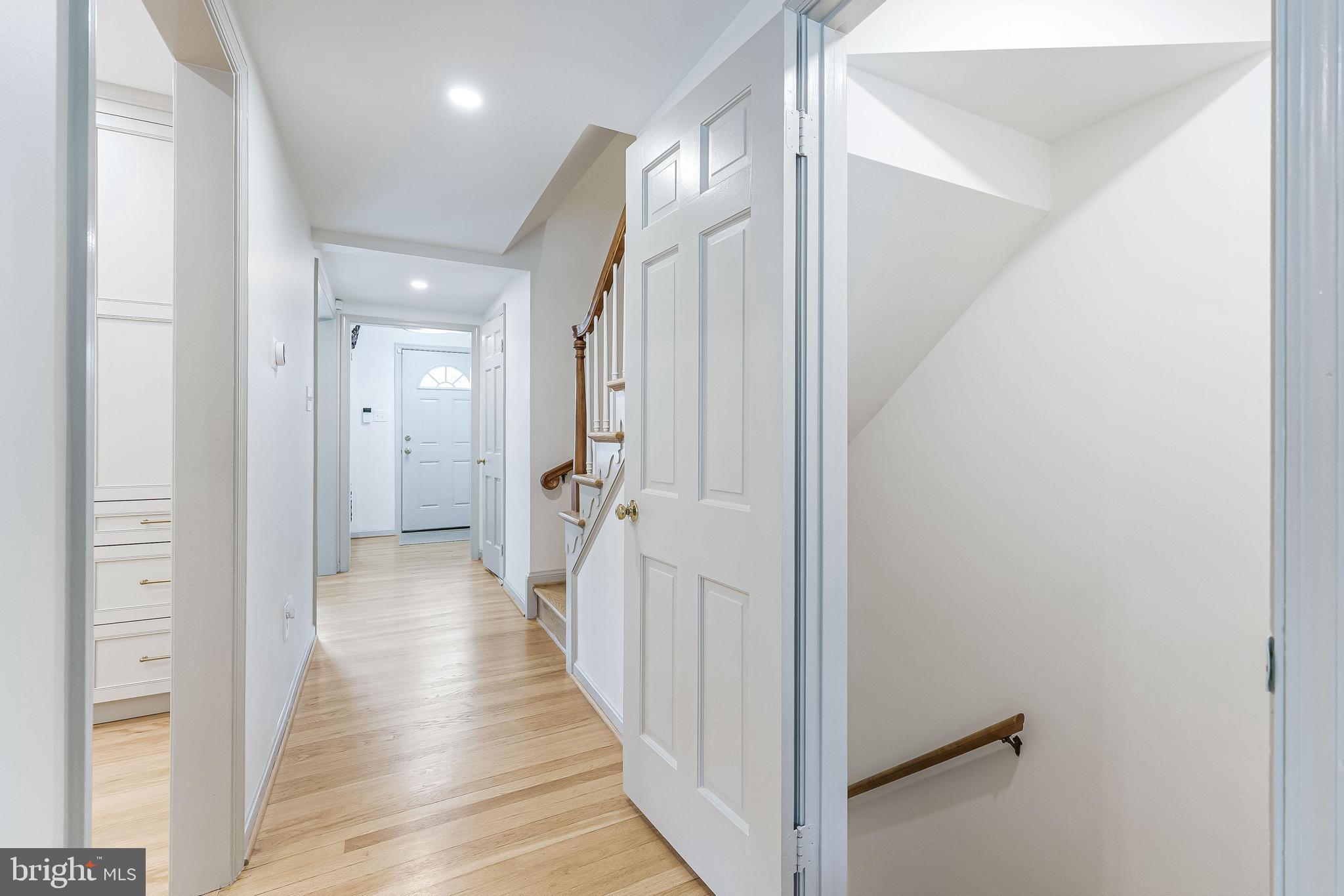 KINGS MANOR - Residential