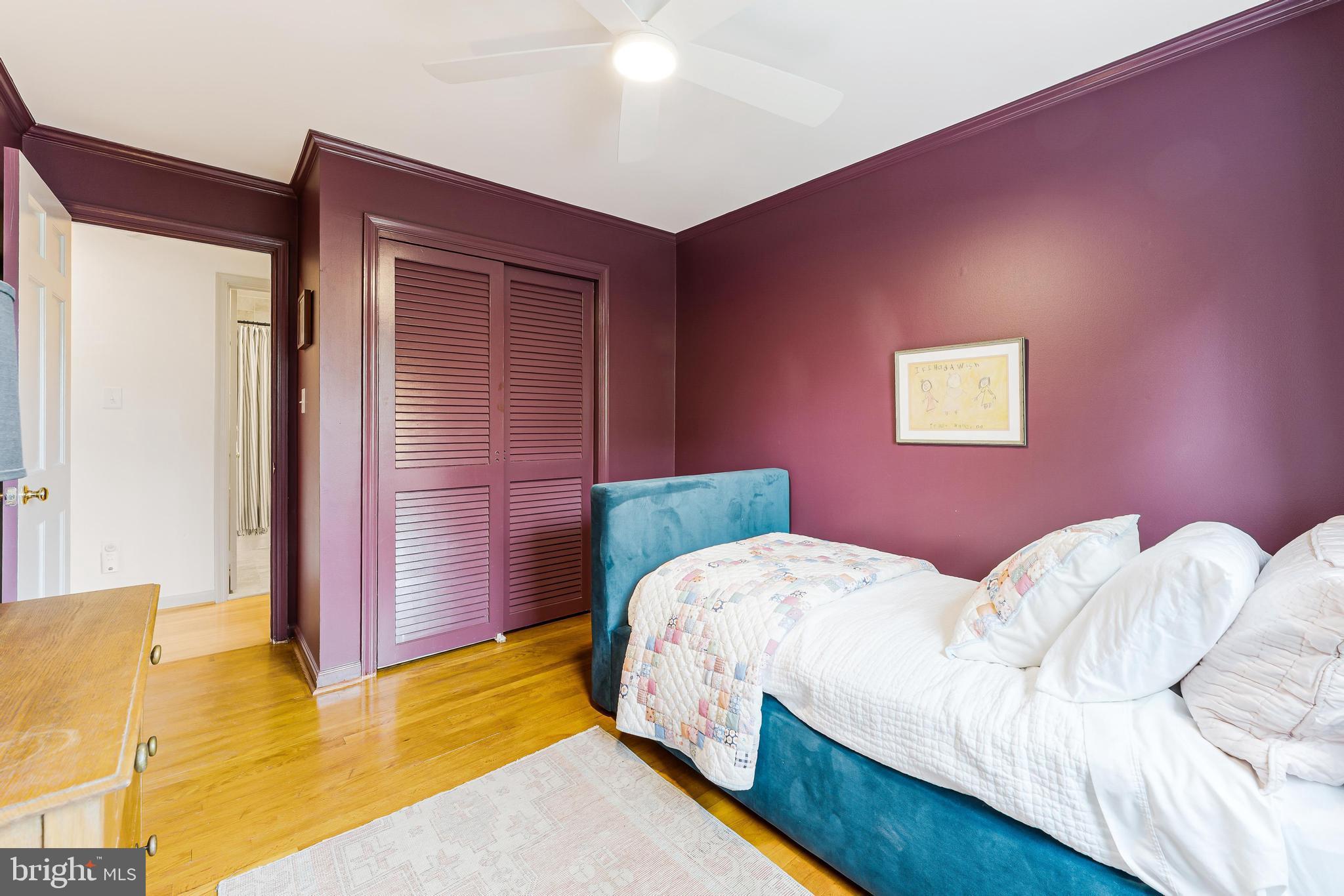 KINGS MANOR - Residential