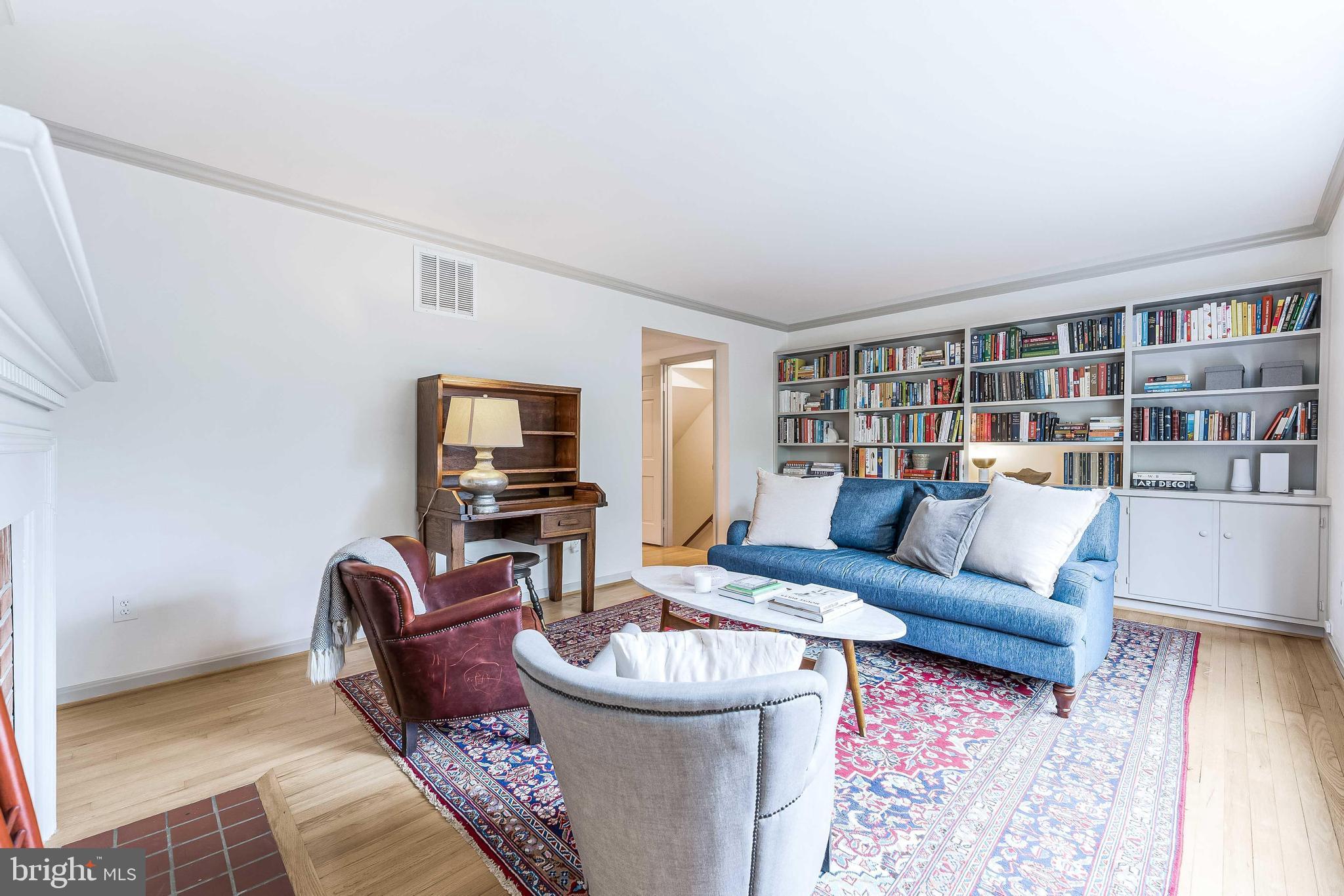 KINGS MANOR - Residential