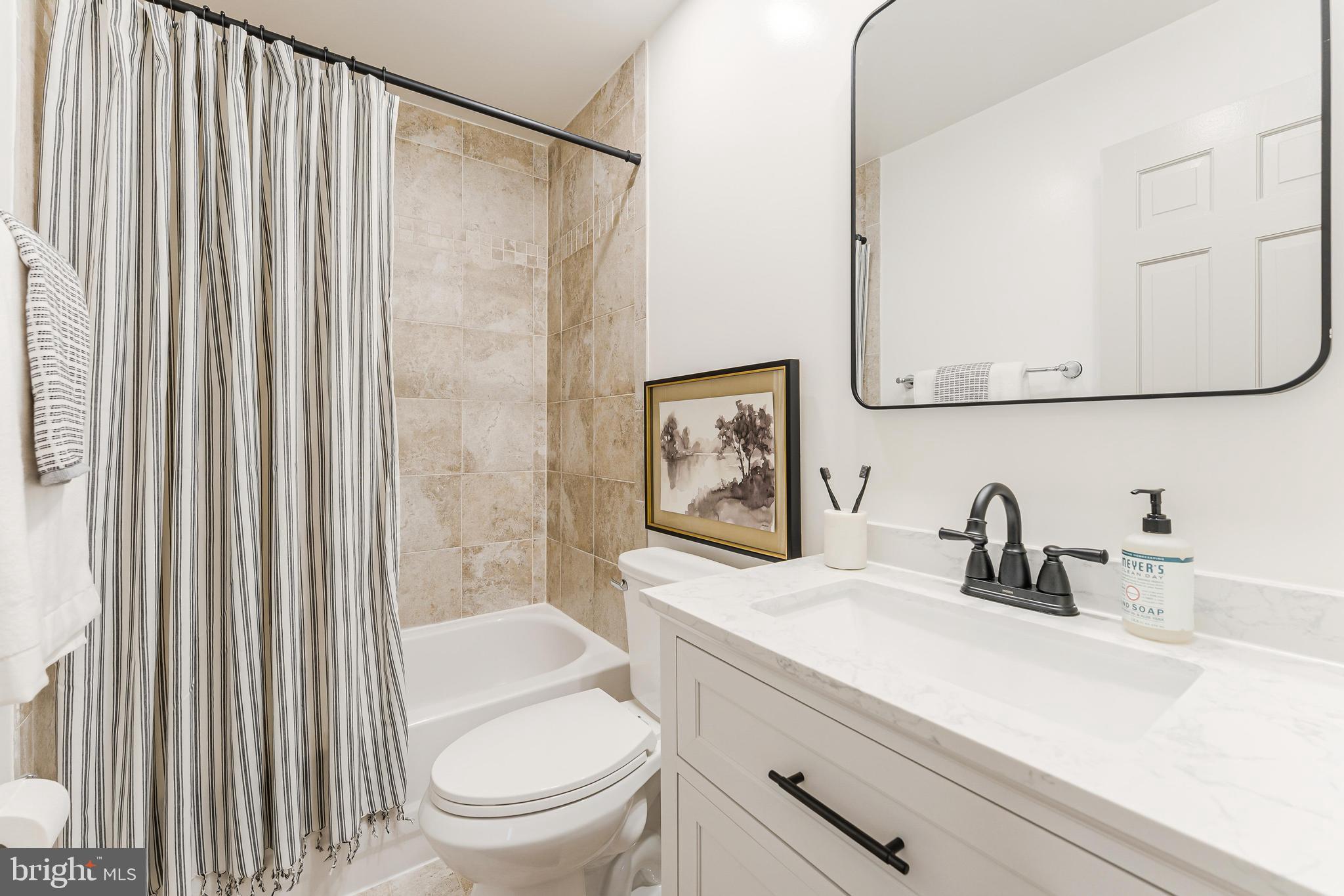 KINGS MANOR - Residential