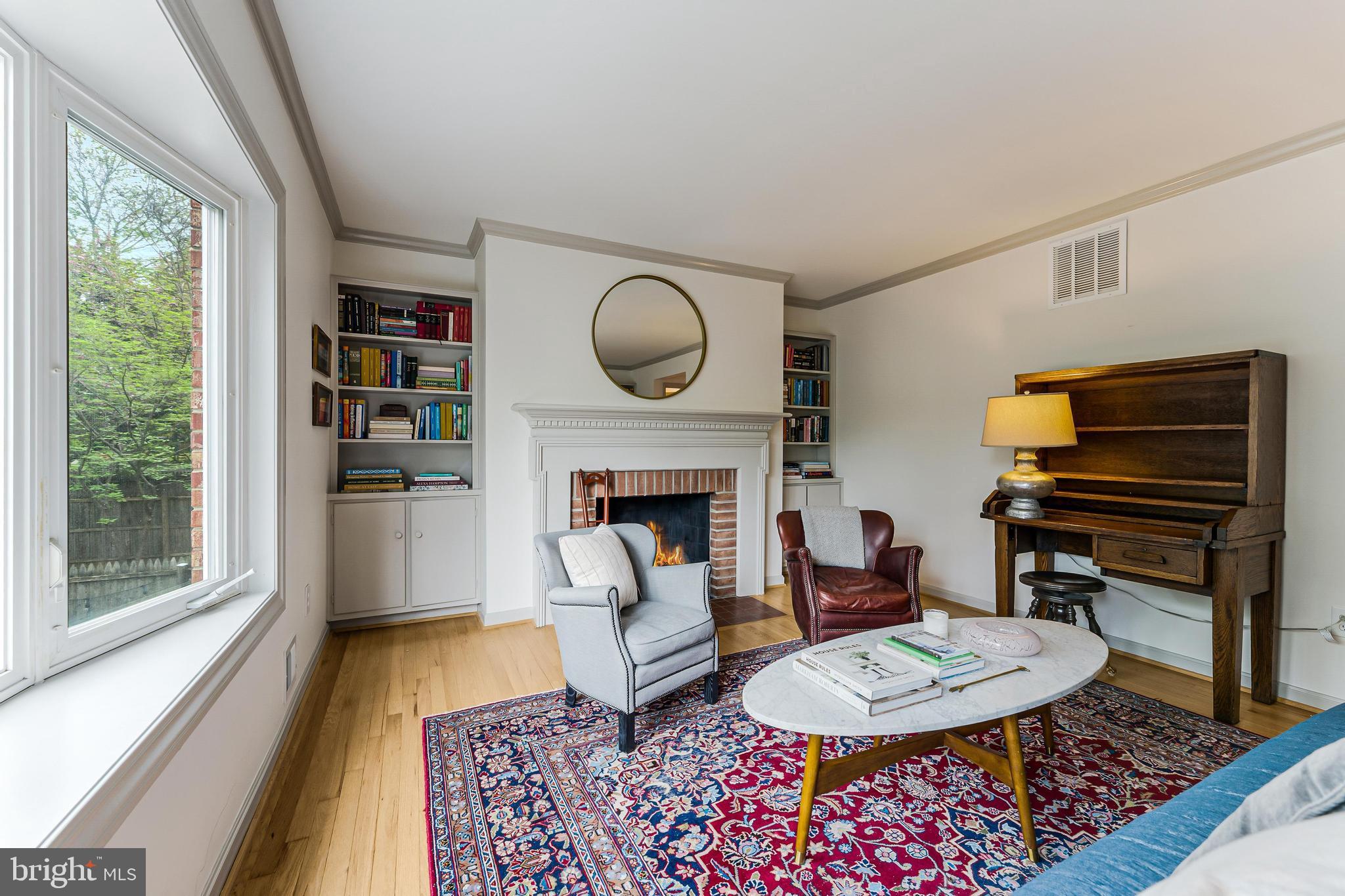 KINGS MANOR - Residential