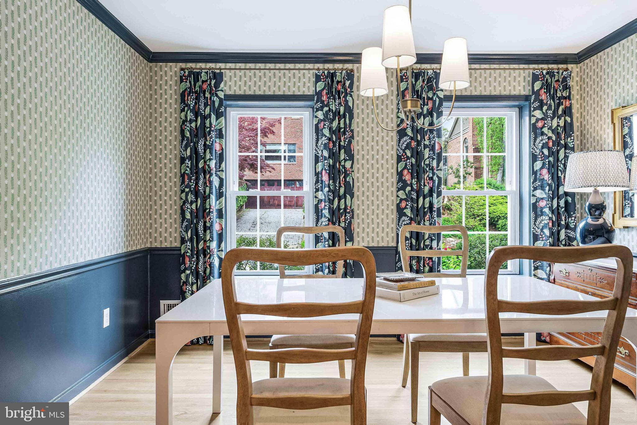 KINGS MANOR - Residential