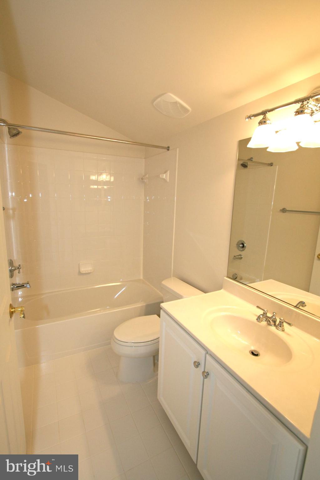 RIVER CREEK - Residential Lease