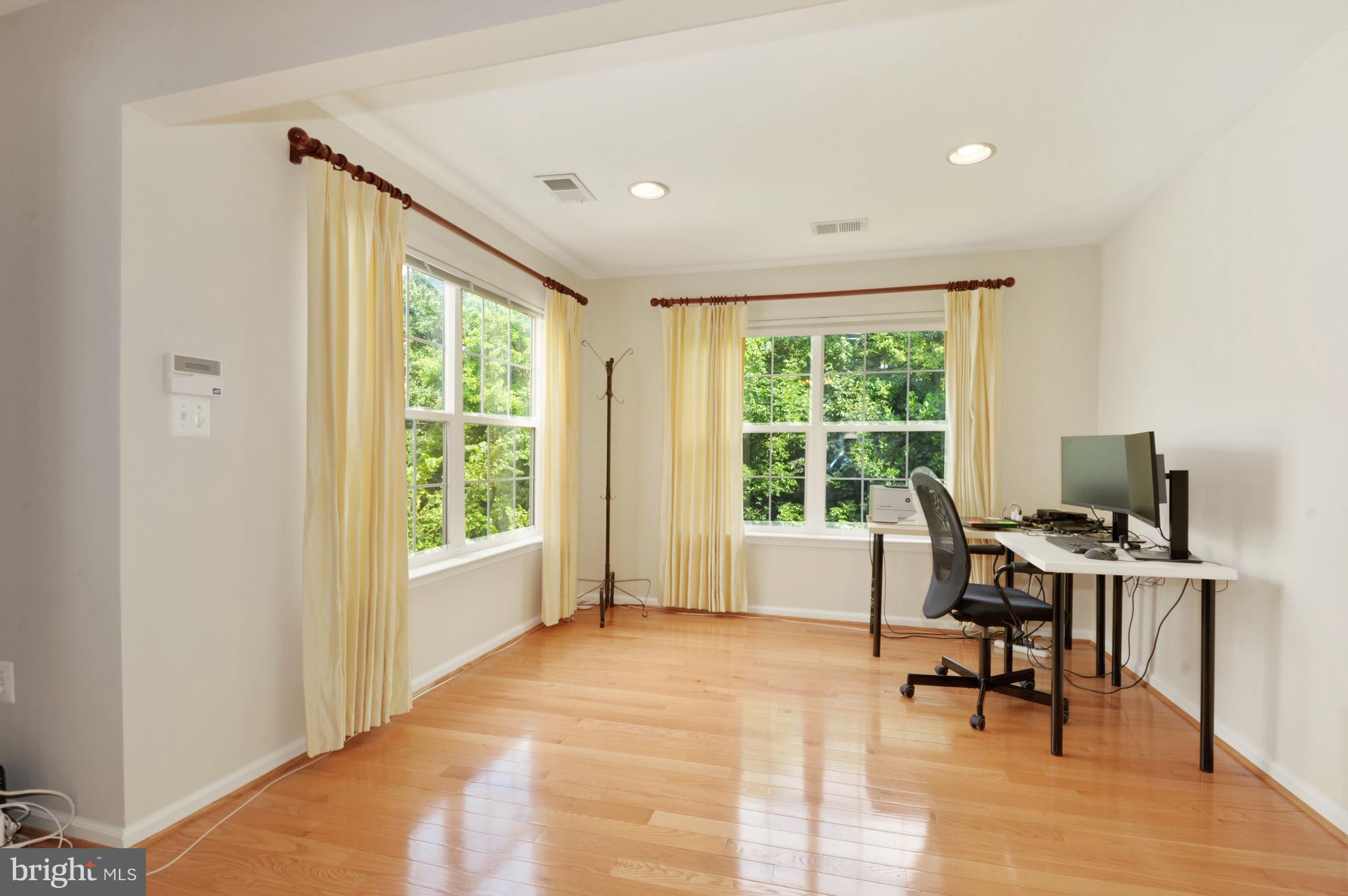 FAIR LAKES GLEN - Residential