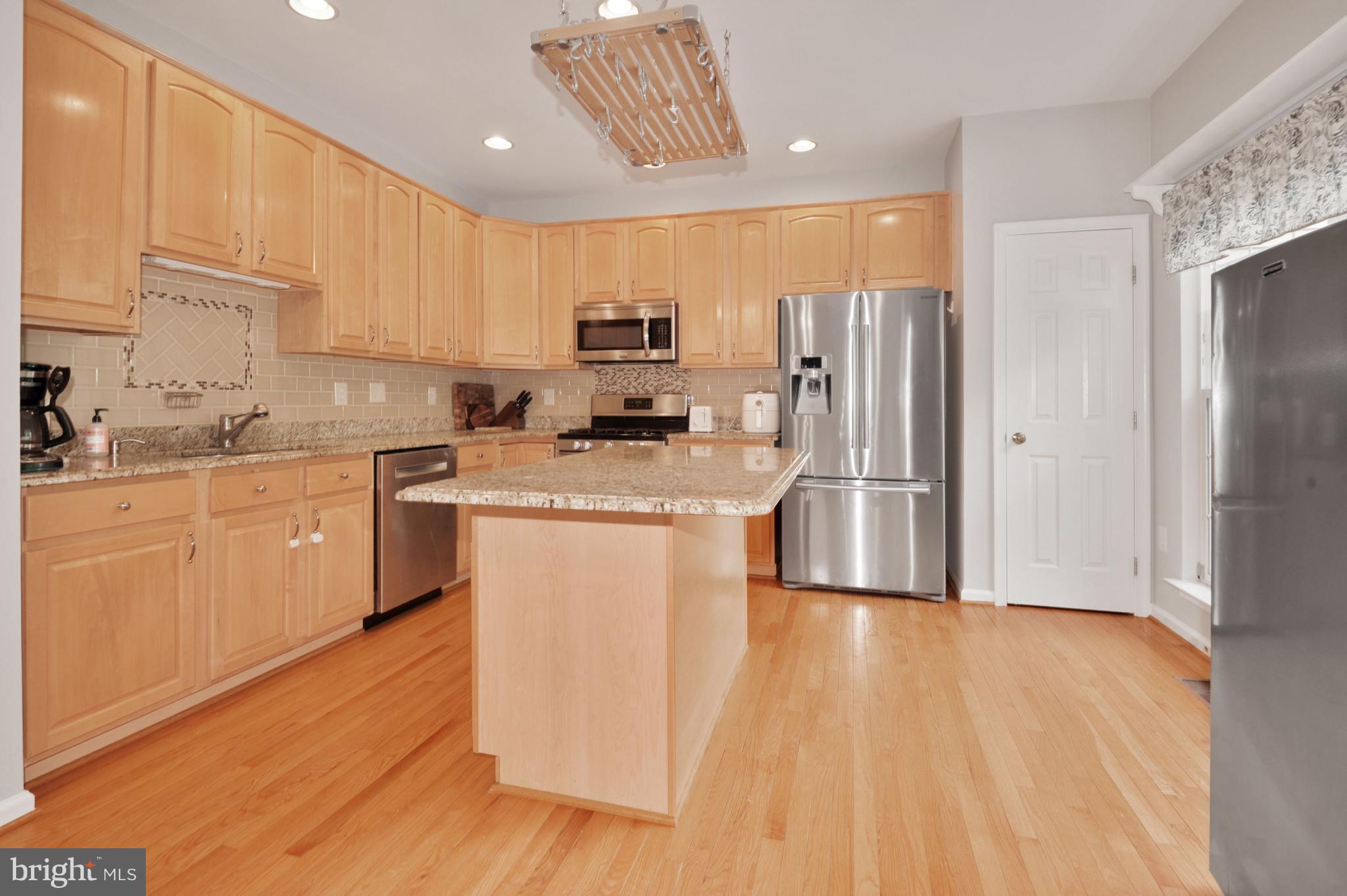 FAIR LAKES GLEN - Residential