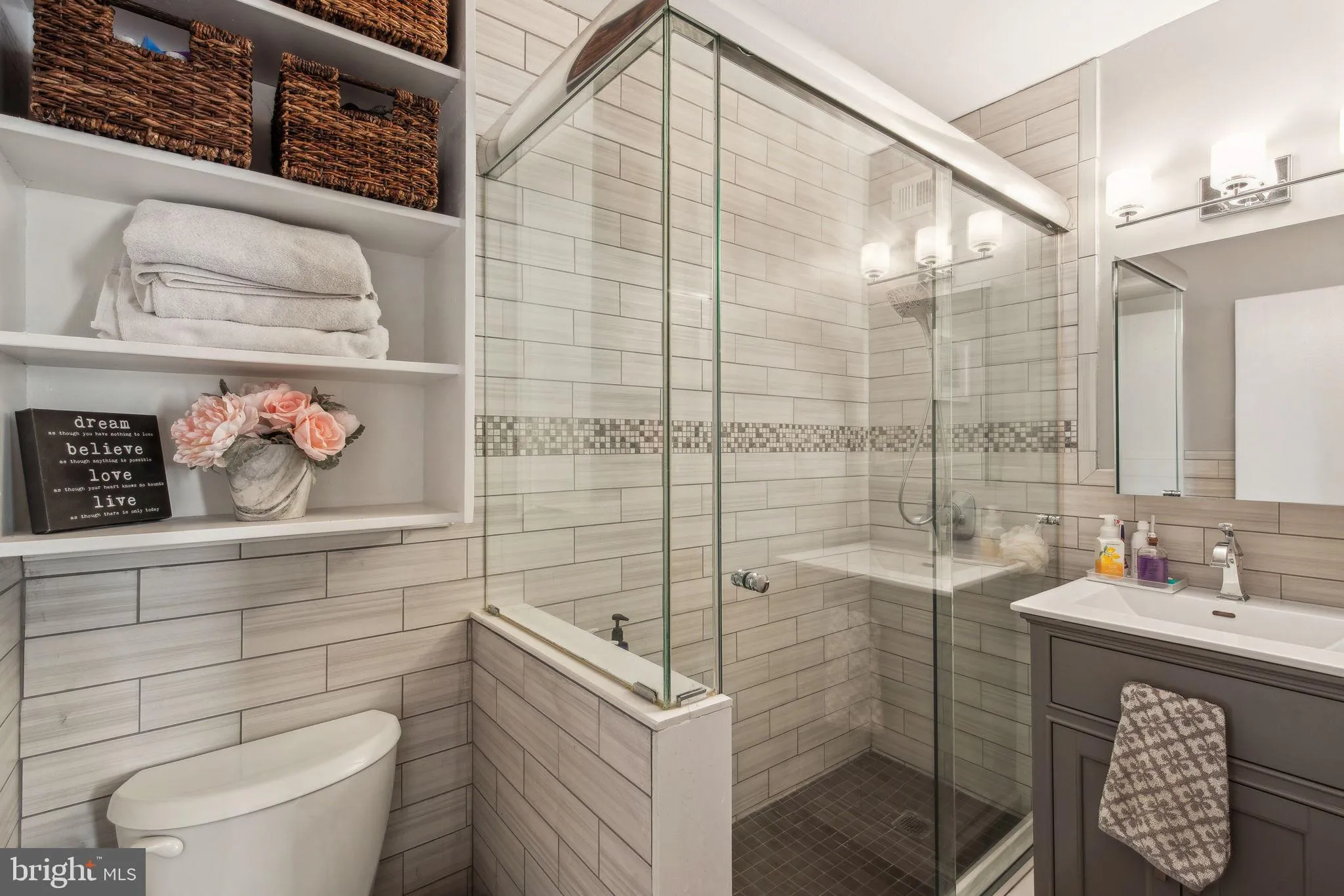 Philadelphia, Pennsylvania 19130, United States, 1 Bedroom Bedrooms, ,1 BathroomBathrooms,Residential,Pending,102902