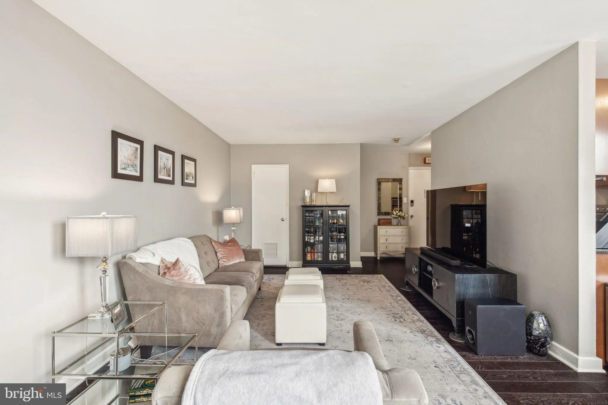 Philadelphia, Pennsylvania 19130, United States, 1 Bedroom Bedrooms, ,1 BathroomBathrooms,Residential,Pending,102902