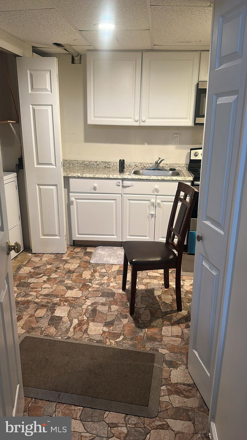 VAN DORN VILLAGE - Residential Lease