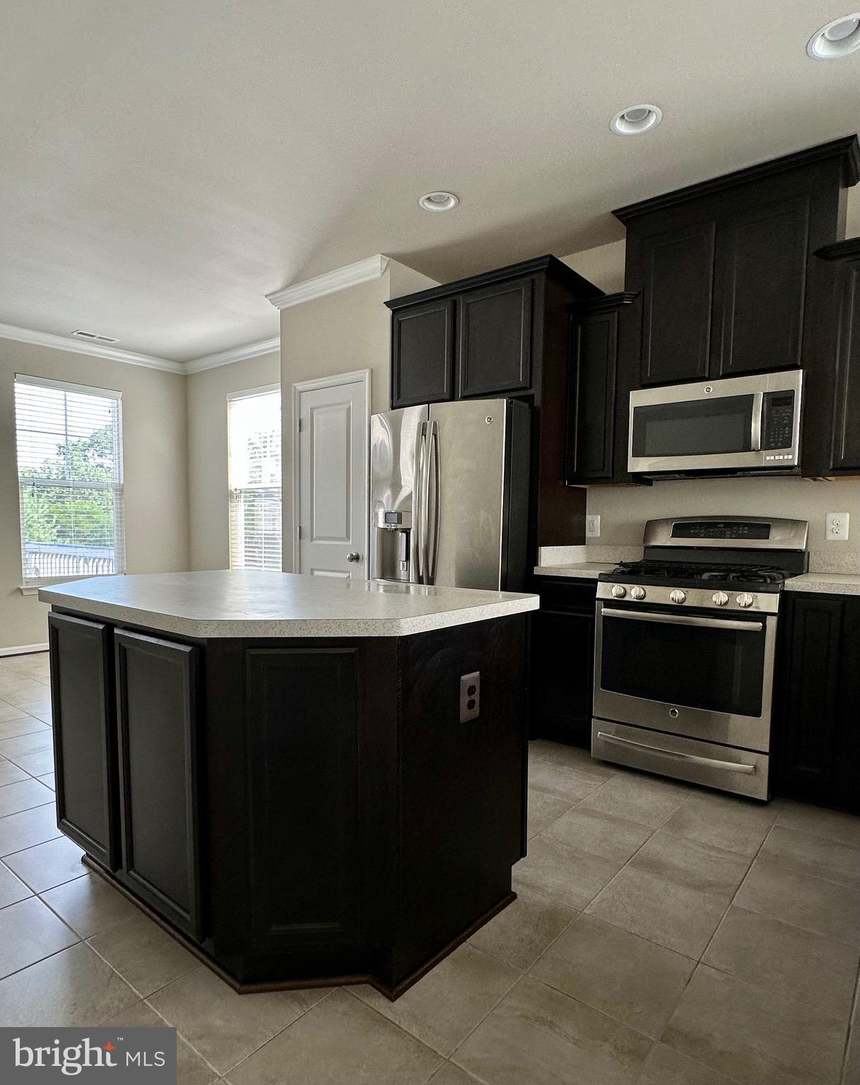 VILLAGE AT WOODSTREAM - Residential Lease