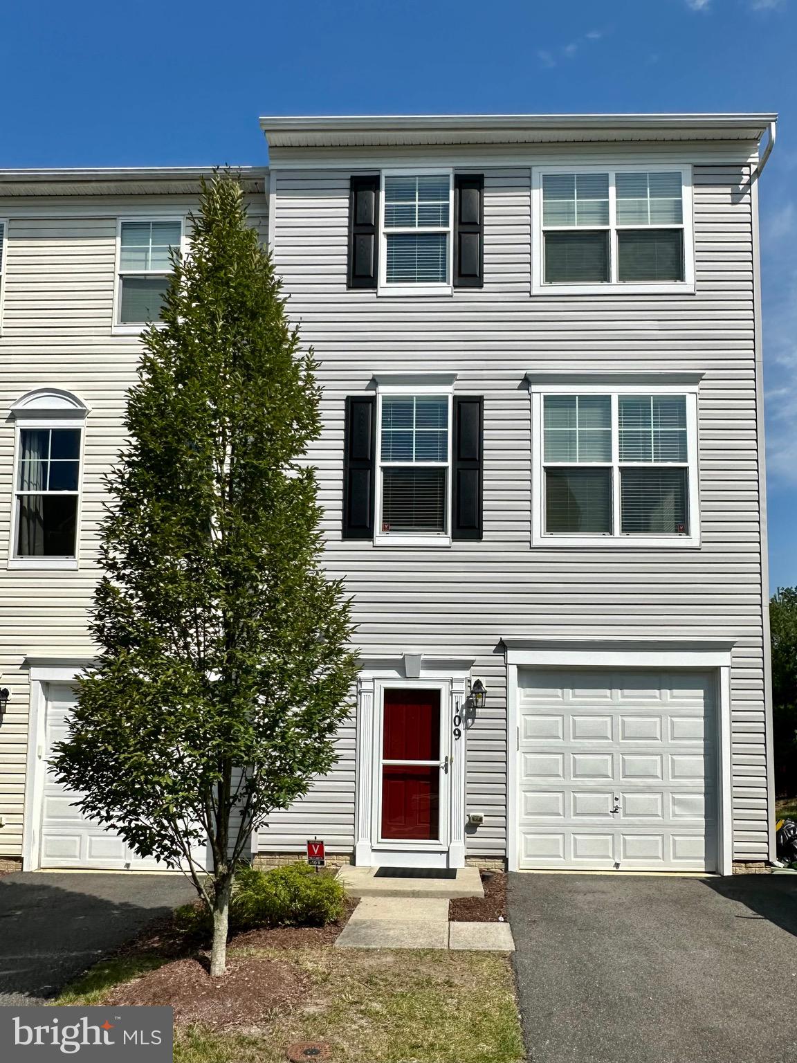 VILLAGE AT WOODSTREAM - Residential Lease