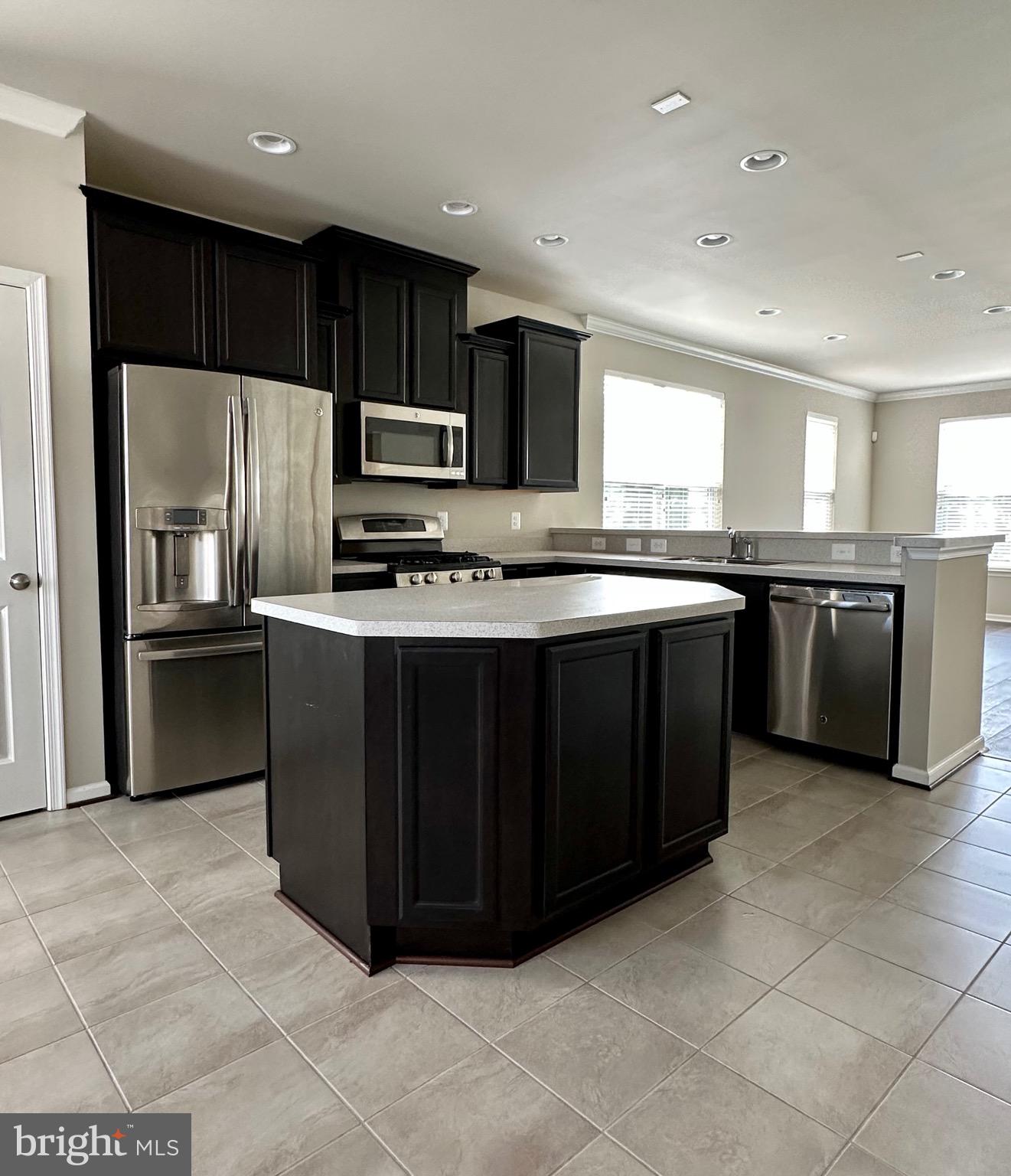 VILLAGE AT WOODSTREAM - Residential Lease