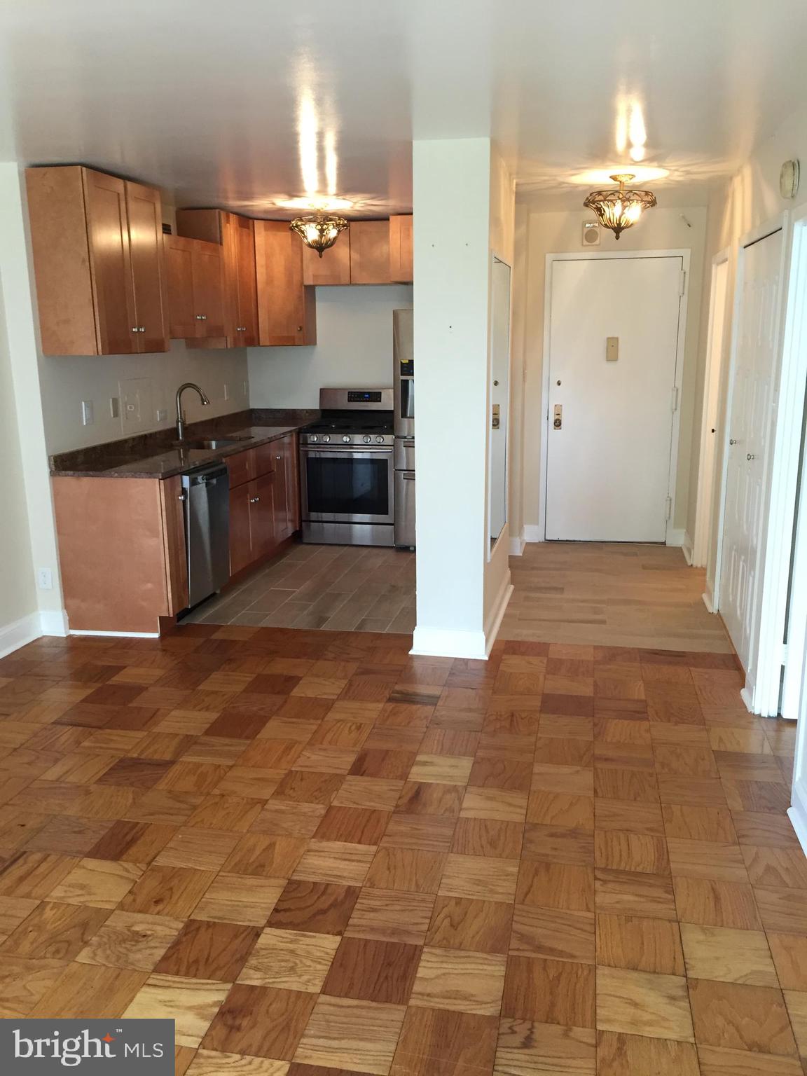 PROMENADE TOWERS - Residential