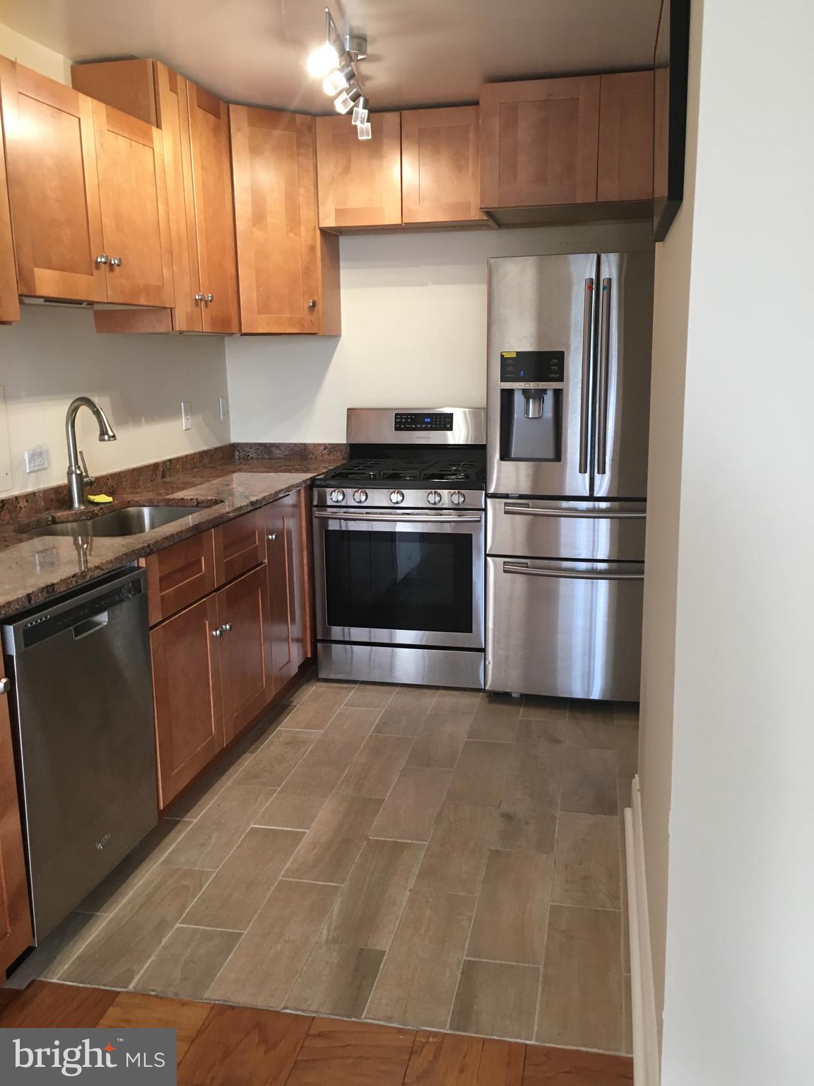 PROMENADE TOWERS - Residential