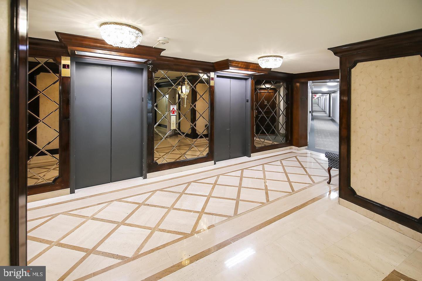 PROMENADE TOWERS - Residential