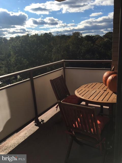 PROMENADE TOWERS - Residential