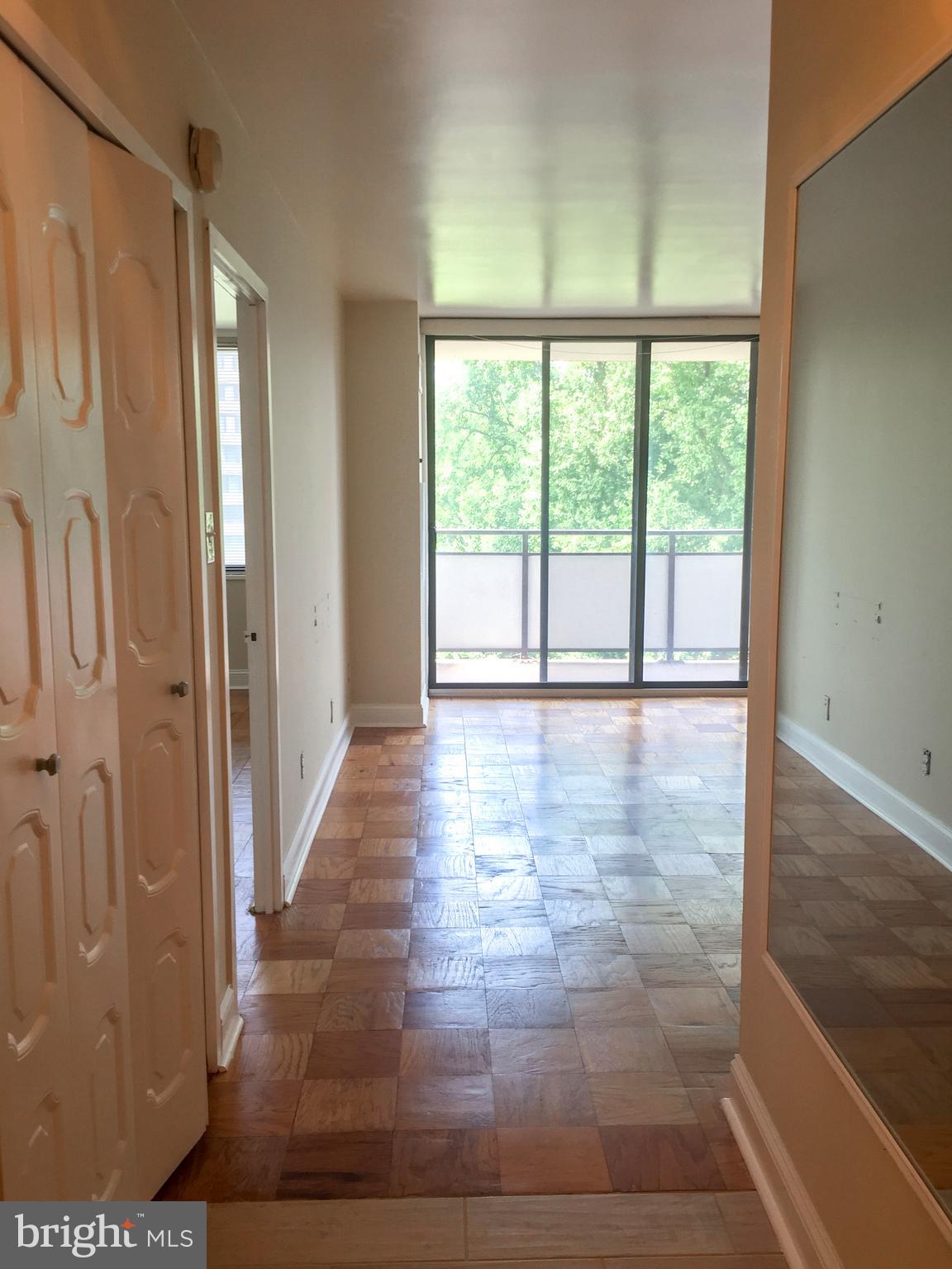 PROMENADE TOWERS - Residential