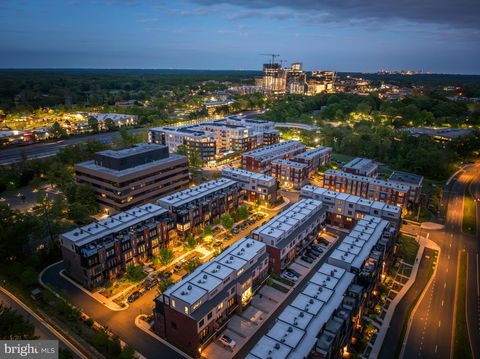 1974 ROLAND CLARKE PLACE RESTON VA 20191