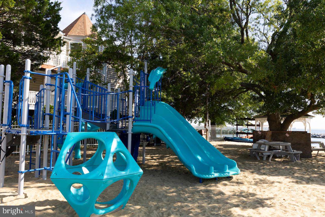 1326 HARBOR ROAD