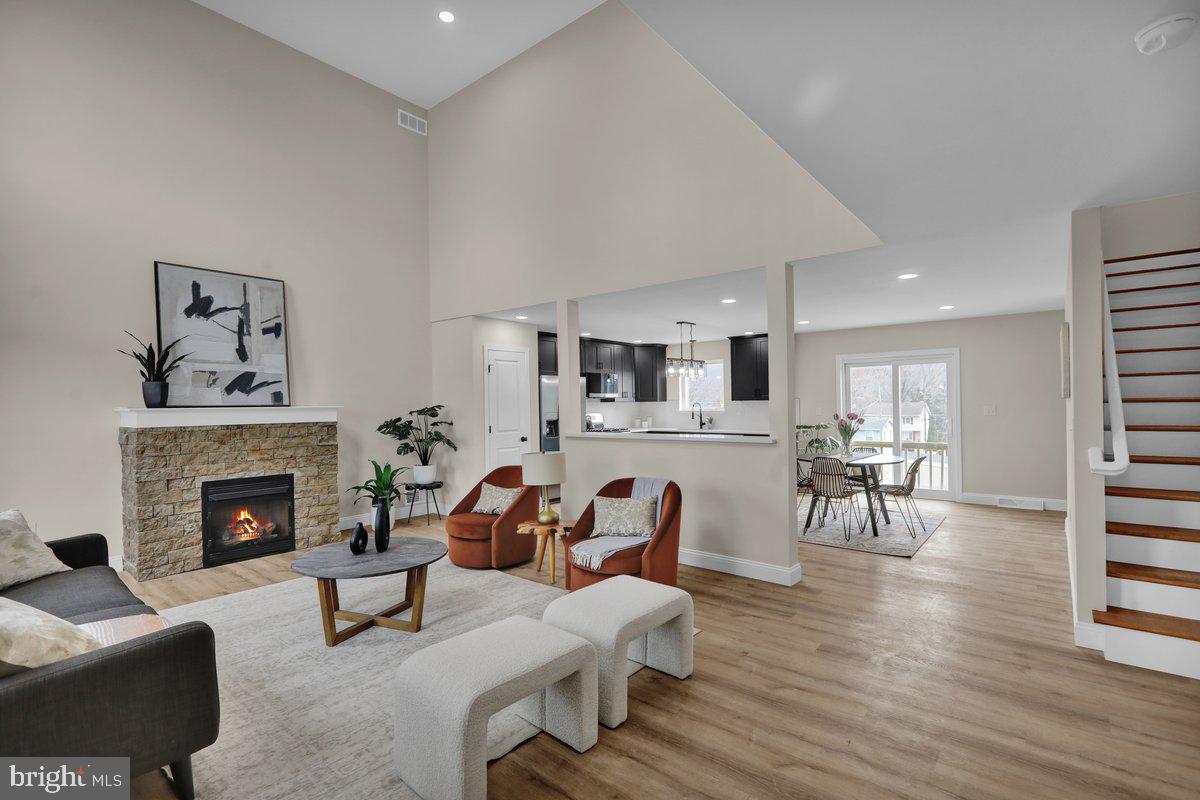 258 W FAIRVIEW AVENUE