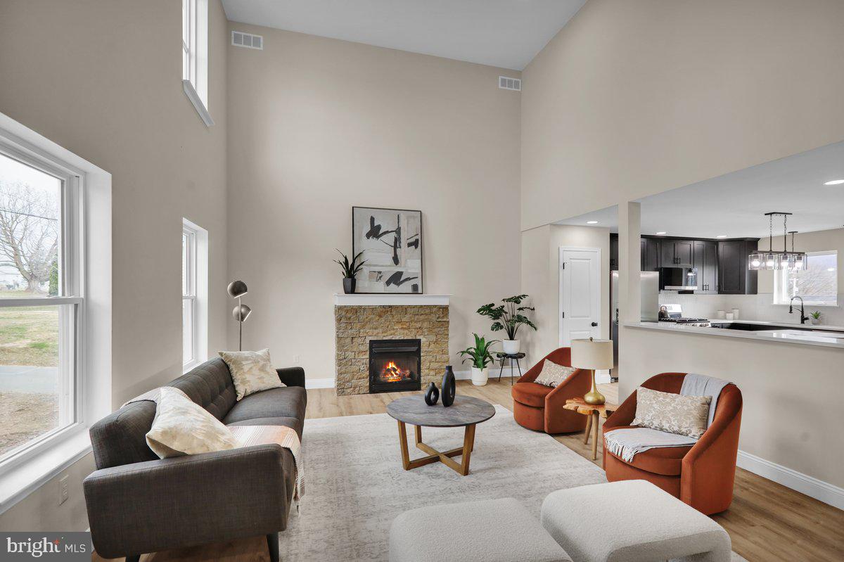 258 W FAIRVIEW AVENUE