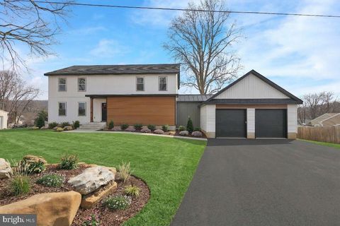 258 W FAIRVIEW AVENUE MARIETTA PA 17547