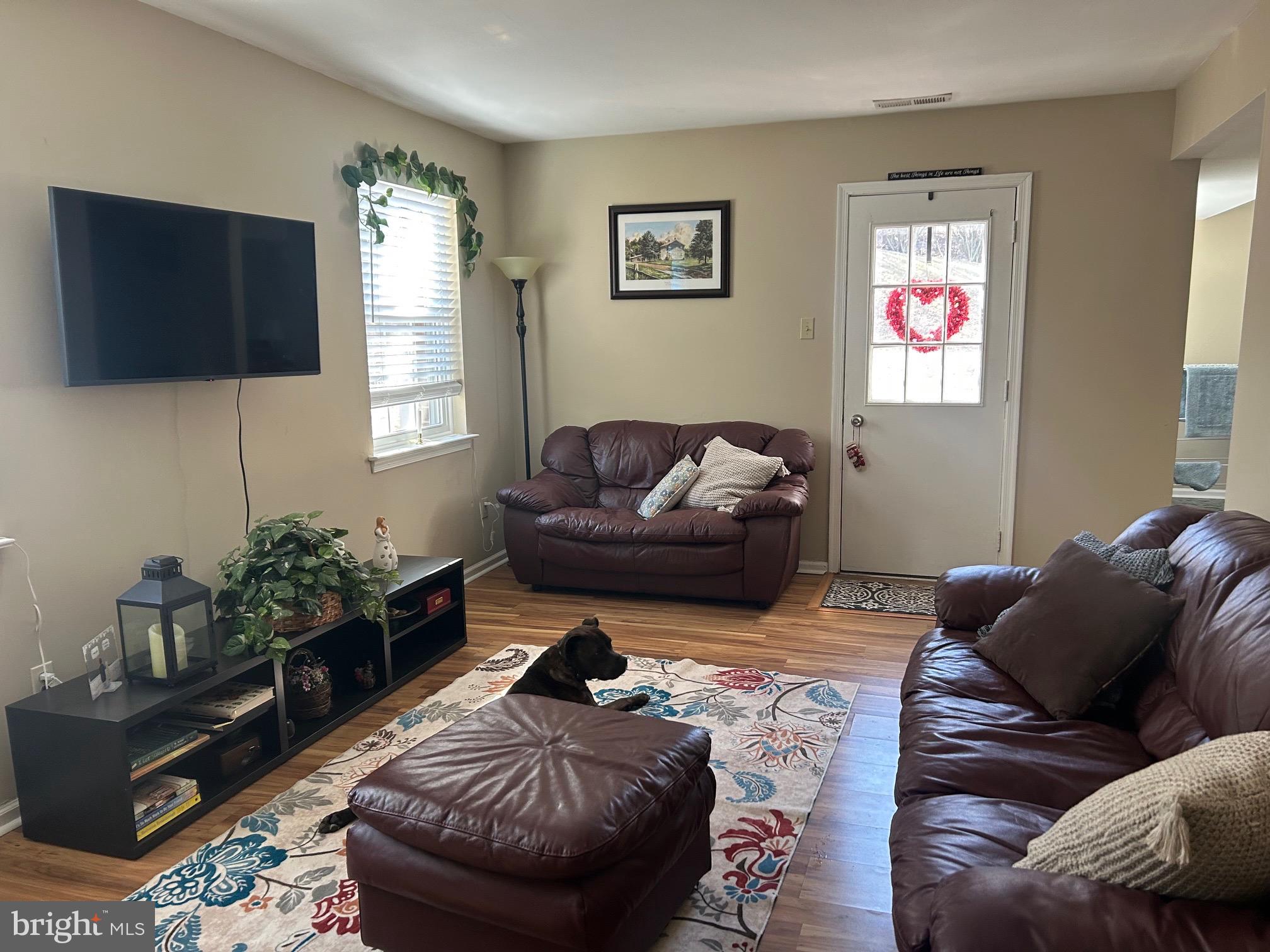 RHONDDA - Residential Lease