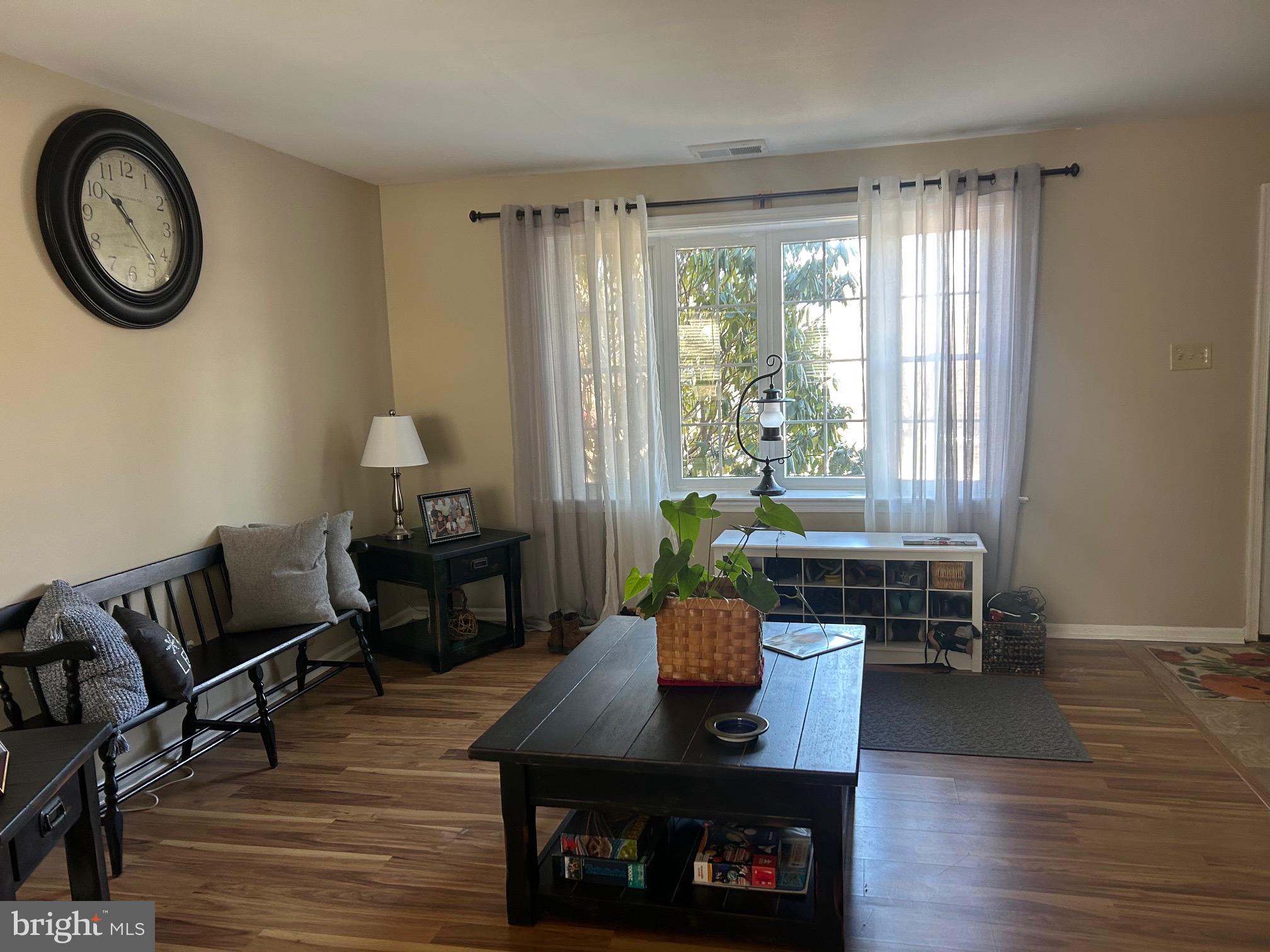 RHONDDA - Residential Lease