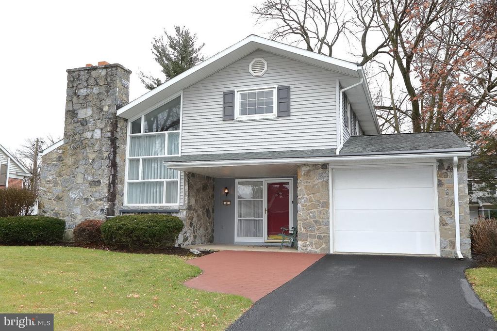 Photo of 41 SUNSET AVE, MANHEIM, PA 17545 (MLS # PALA2030784)