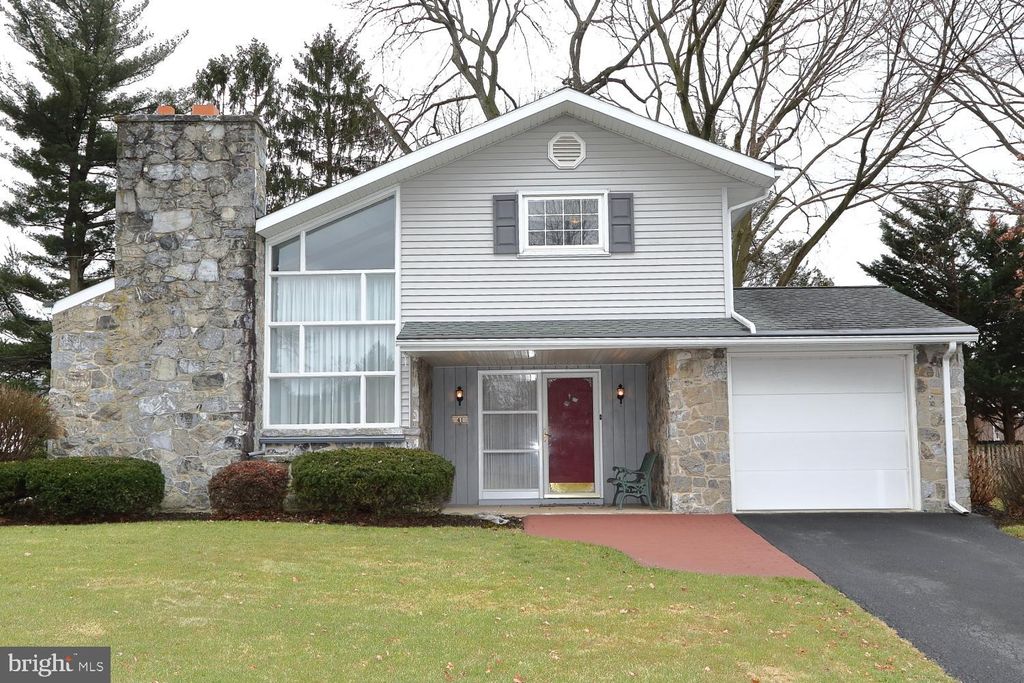 Photo of 41 SUNSET AVE, MANHEIM, PA 17545 (MLS # PALA2030784)