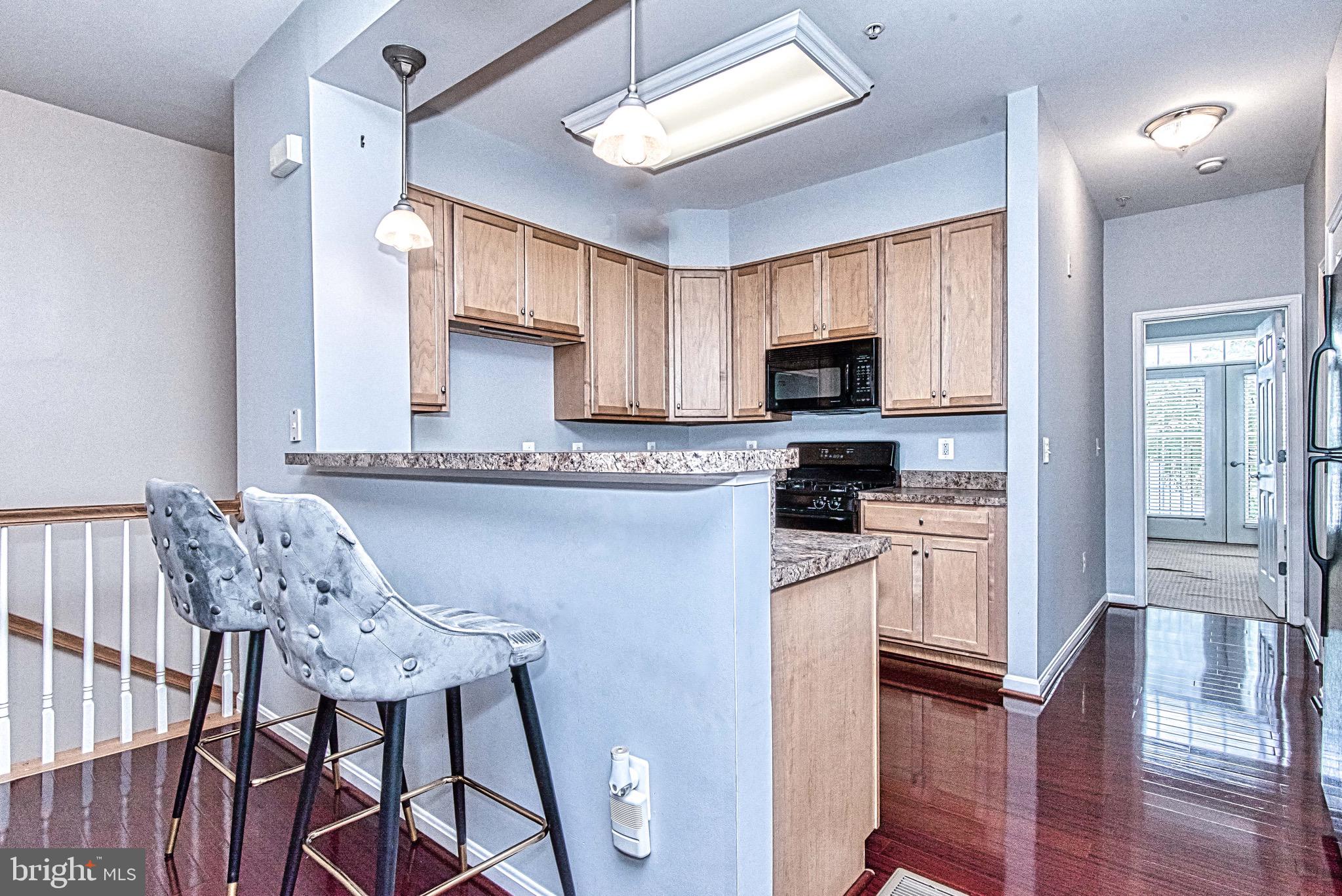 THE COMMONS ON WILLIAM SQUARE - Residential