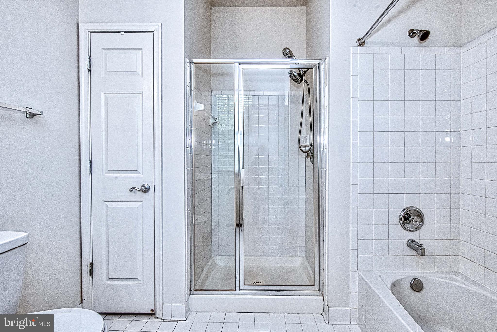 THE COMMONS ON WILLIAM SQUARE - Residential