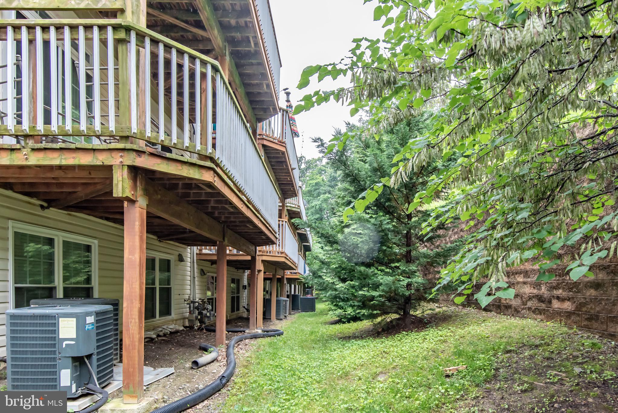 THE COMMONS ON WILLIAM SQUARE - Residential