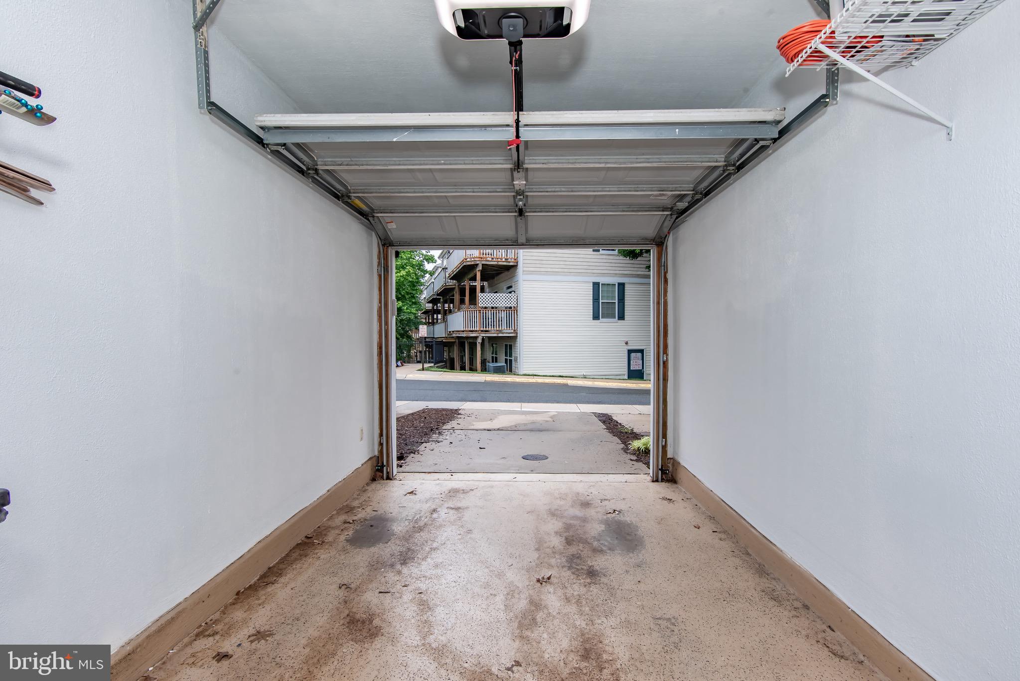 THE COMMONS ON WILLIAM SQUARE - Residential