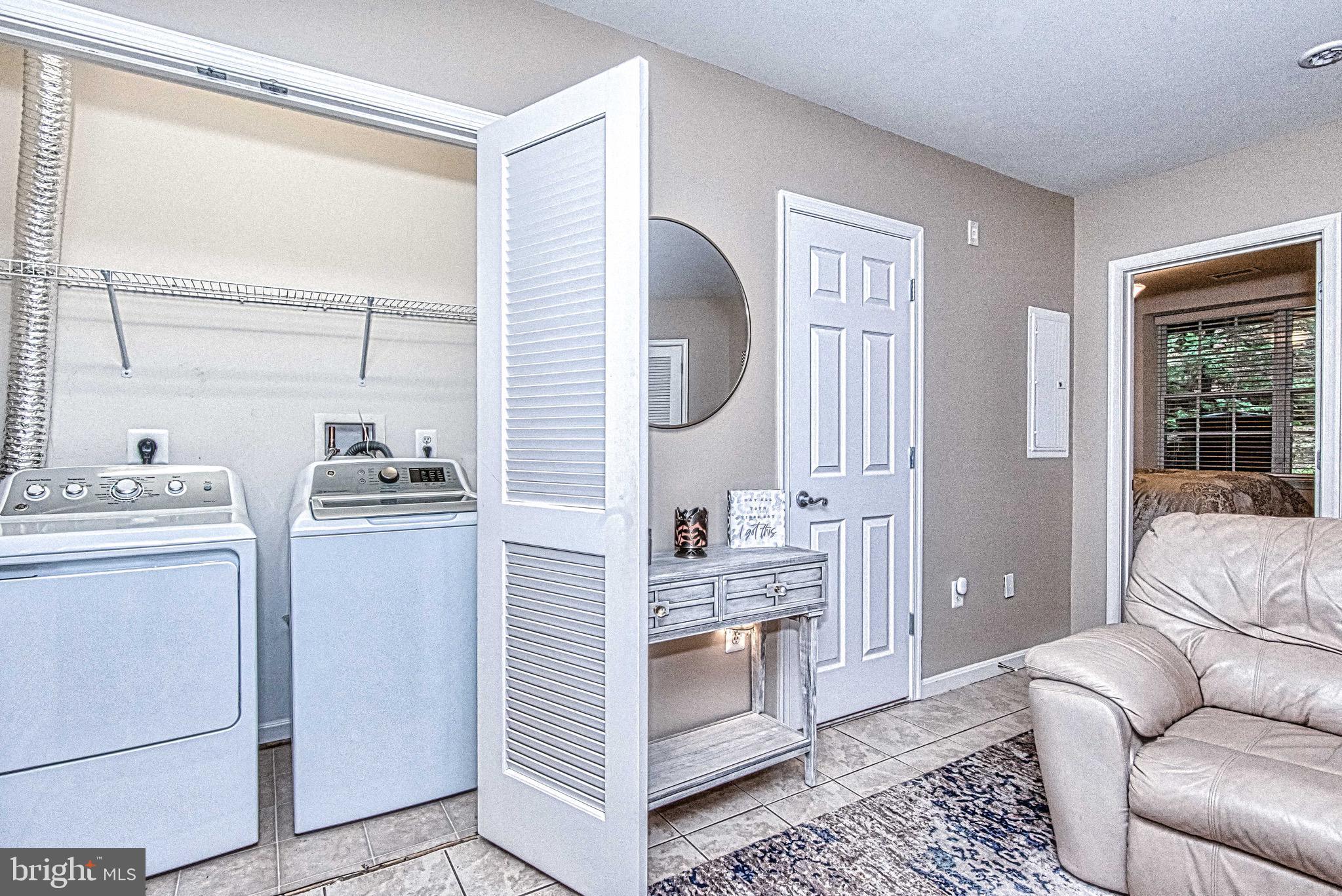 THE COMMONS ON WILLIAM SQUARE - Residential