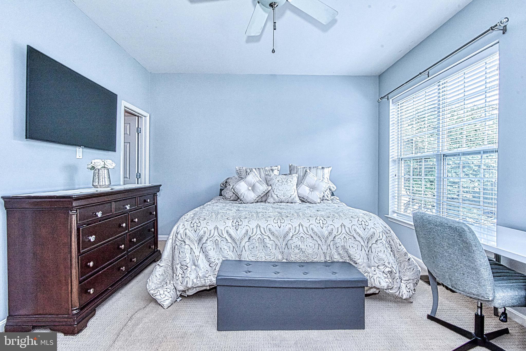 THE COMMONS ON WILLIAM SQUARE - Residential