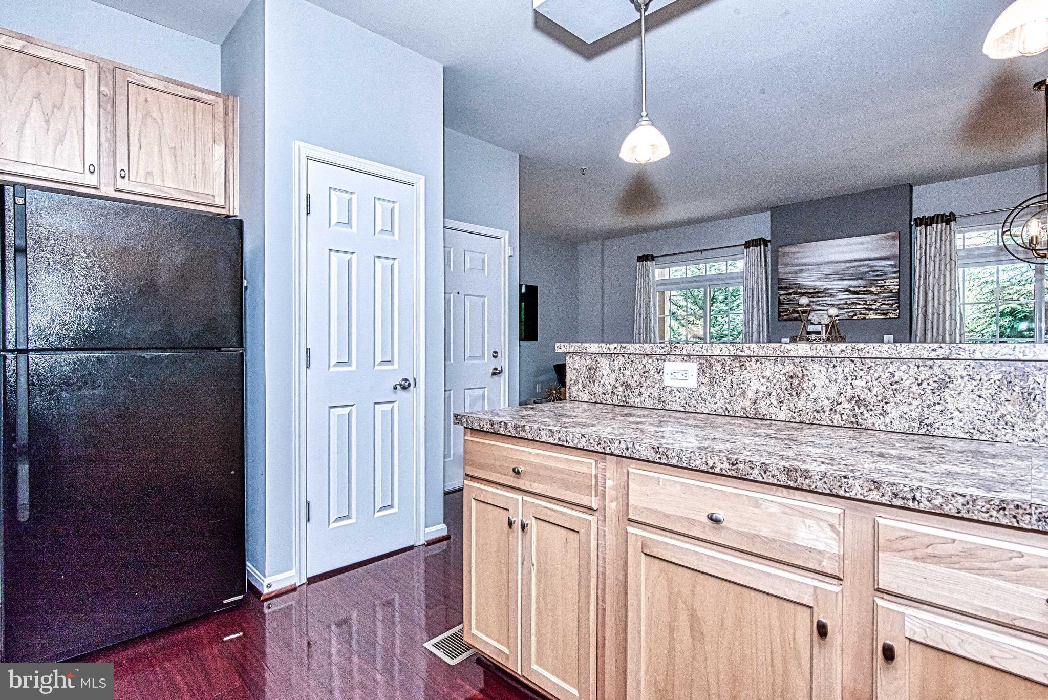 THE COMMONS ON WILLIAM SQUARE - Residential